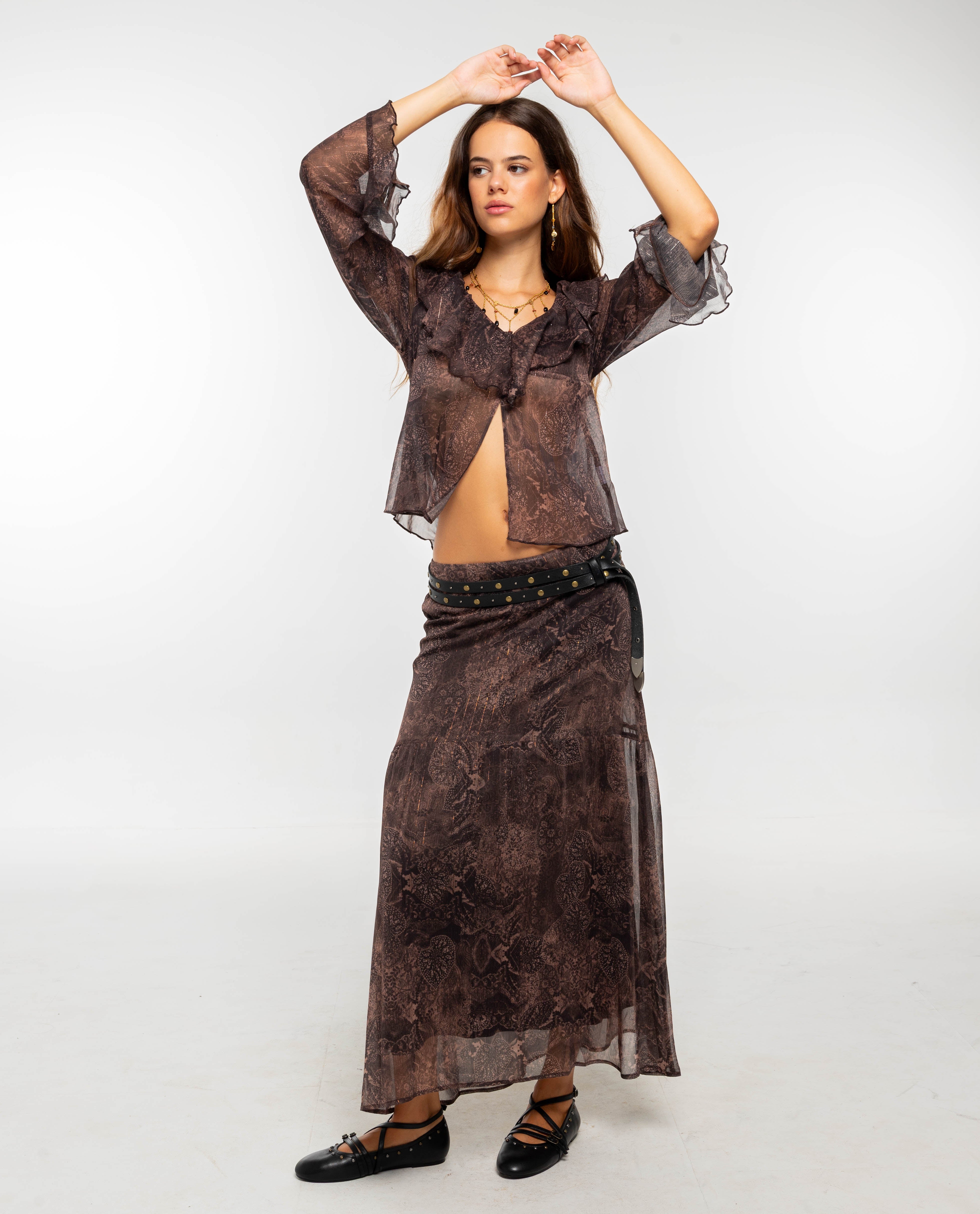 Blusa de Manga Comprida em Gase Estampada Boho com Folhos Castanho-4