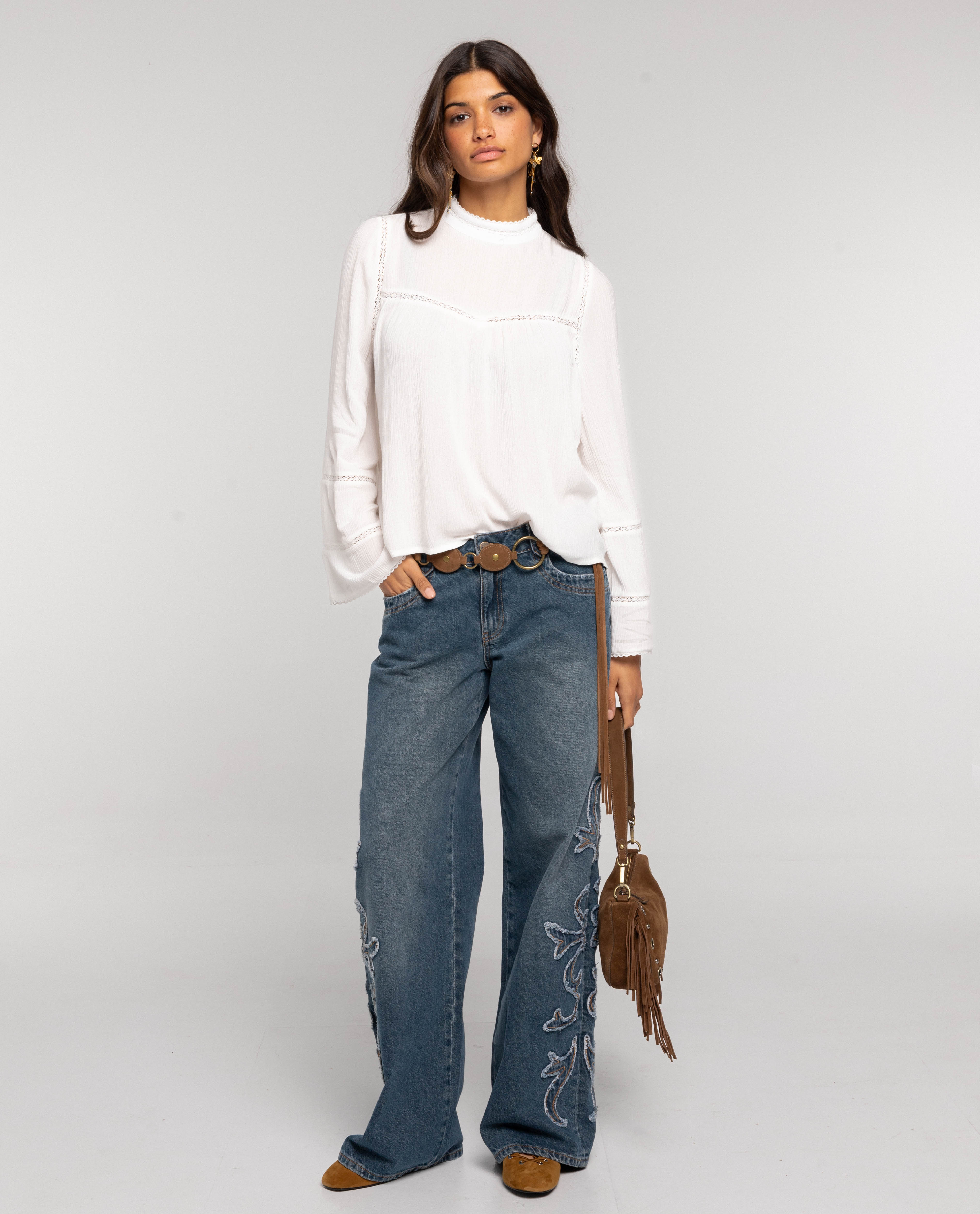 Blusa de Gase com Renda e Manga Comprida Branco-4