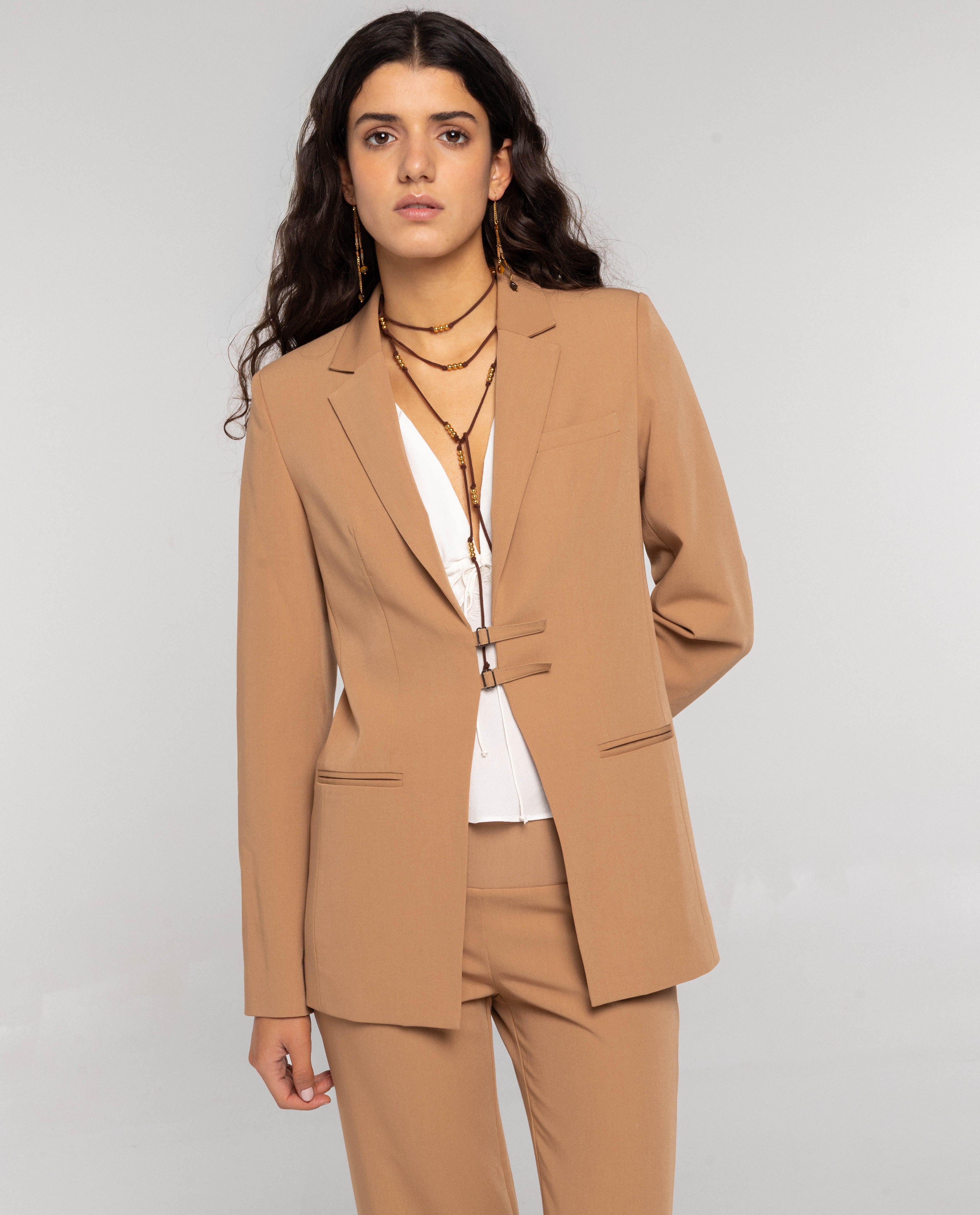 Imagem 0 de Blazer de Fato com Fecho de Fivelas