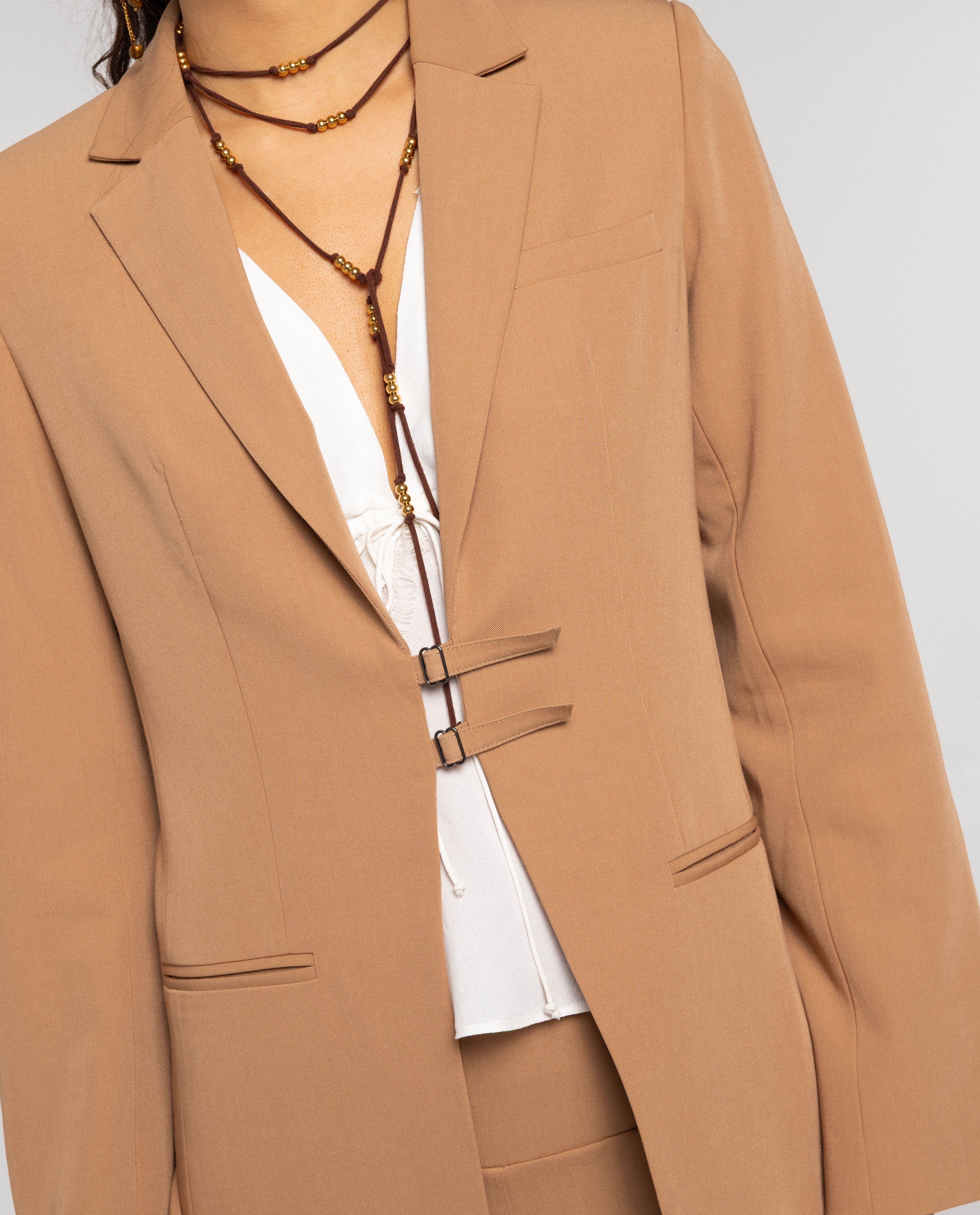 Blazer de Fato com Fecho de Fivelas Camel-3