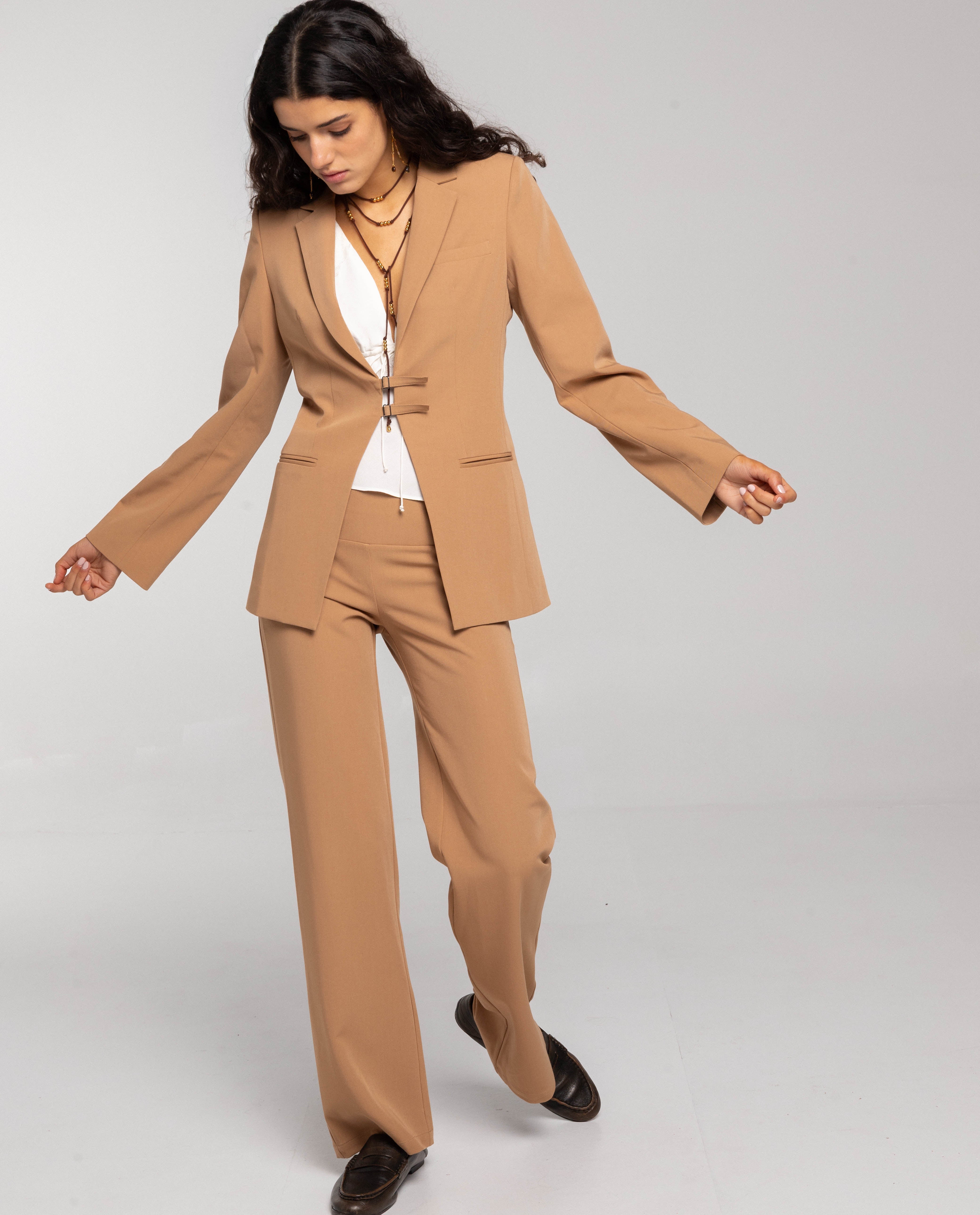 Blazer de Fato com Fecho de Fivelas Camel-4