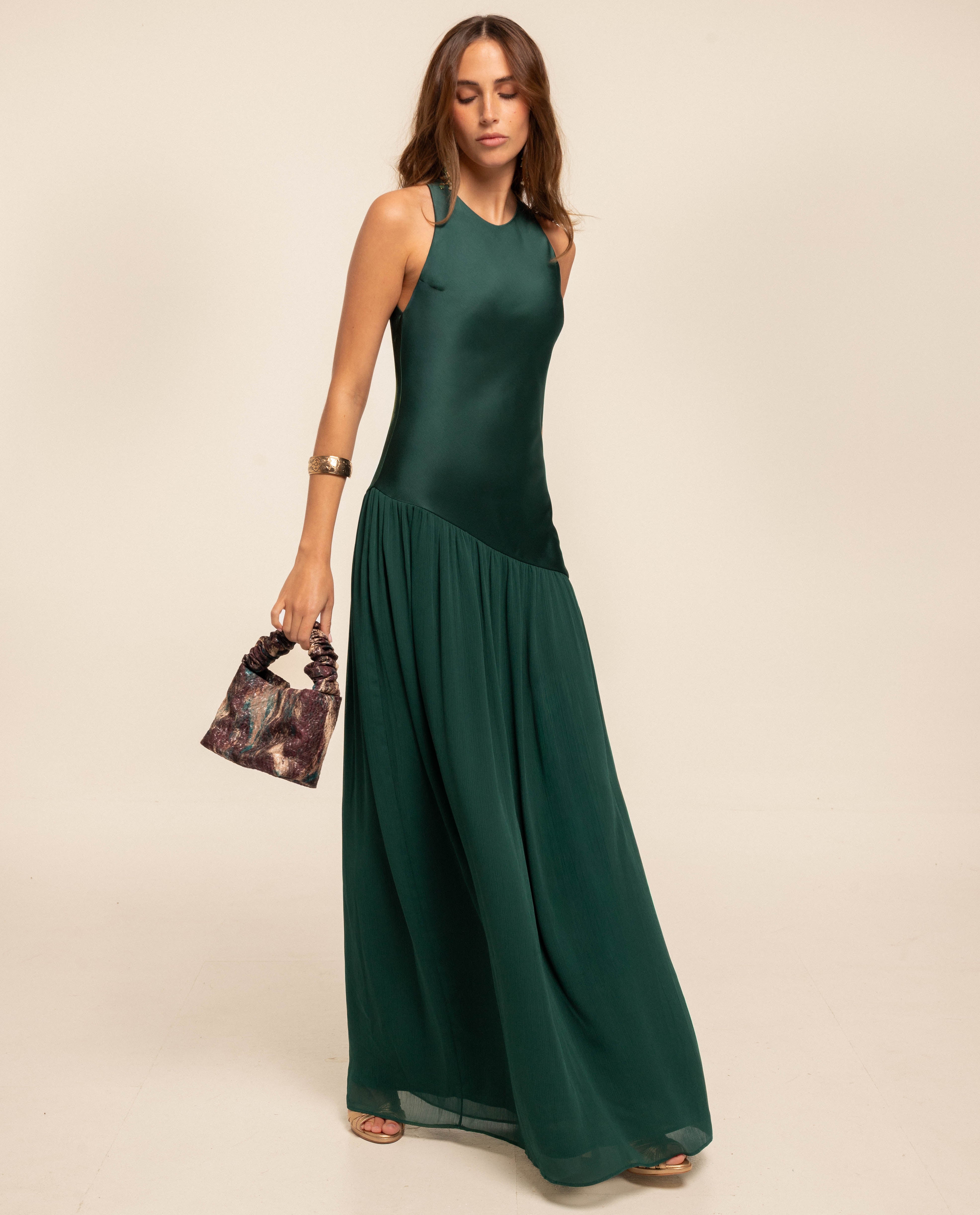 Vestido Comprido com Corte Assimétrico e Costas Abertas Esmeralda-2