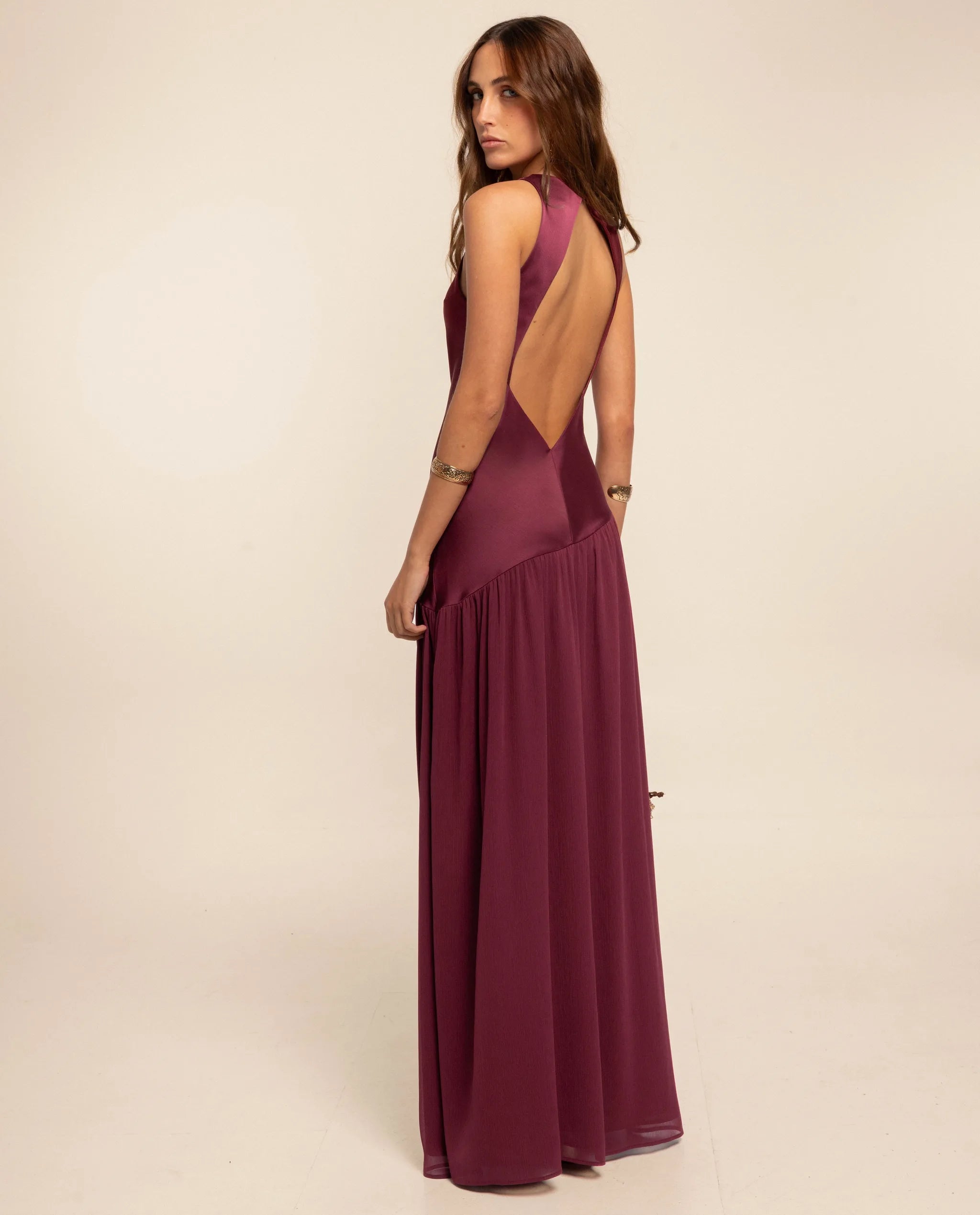 Vestido Comprido com Corte Assimétrico e Costas Descobertas Vermelho-3