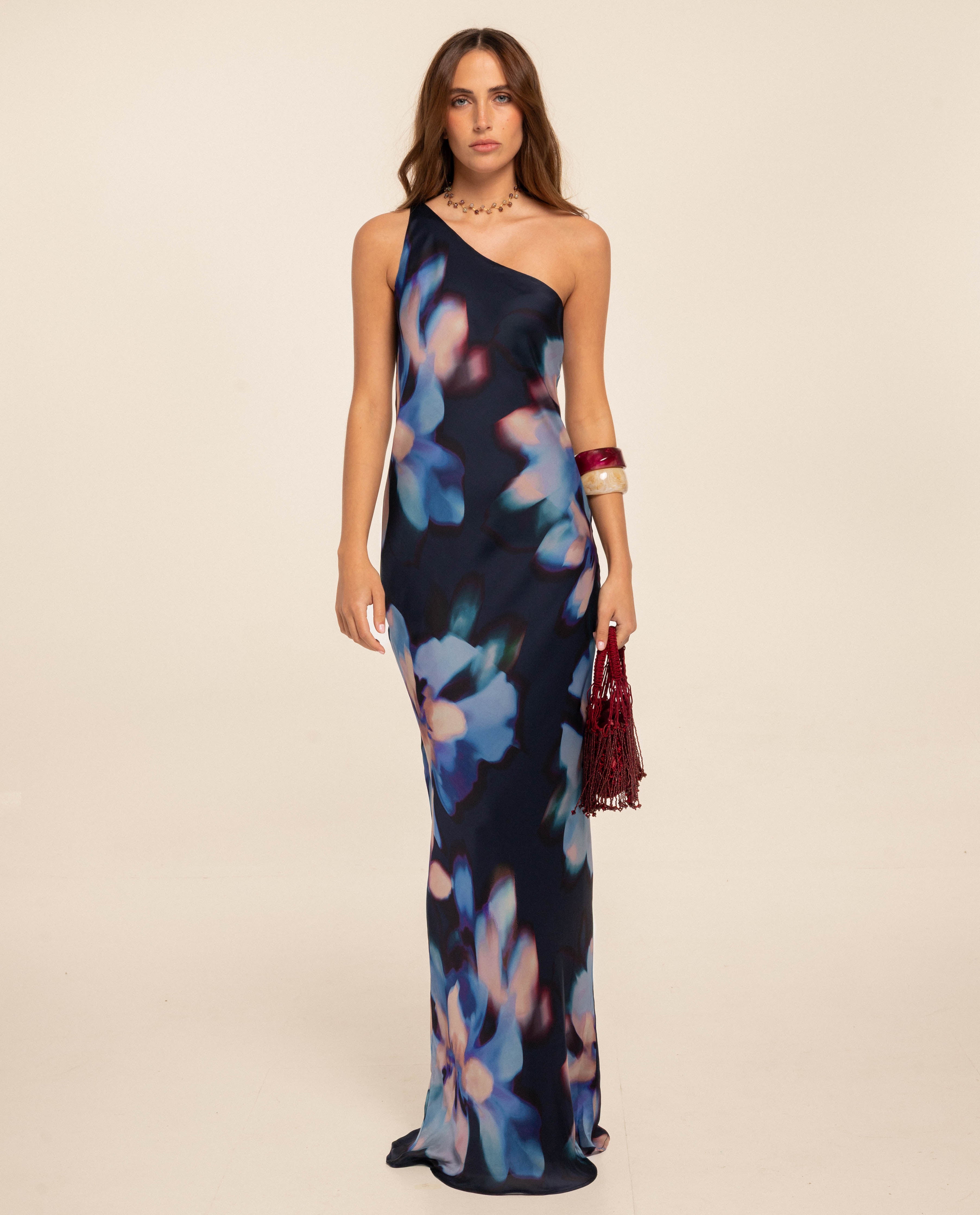 Imagem 0 de Vestido Comprido com Decote Assimétrico