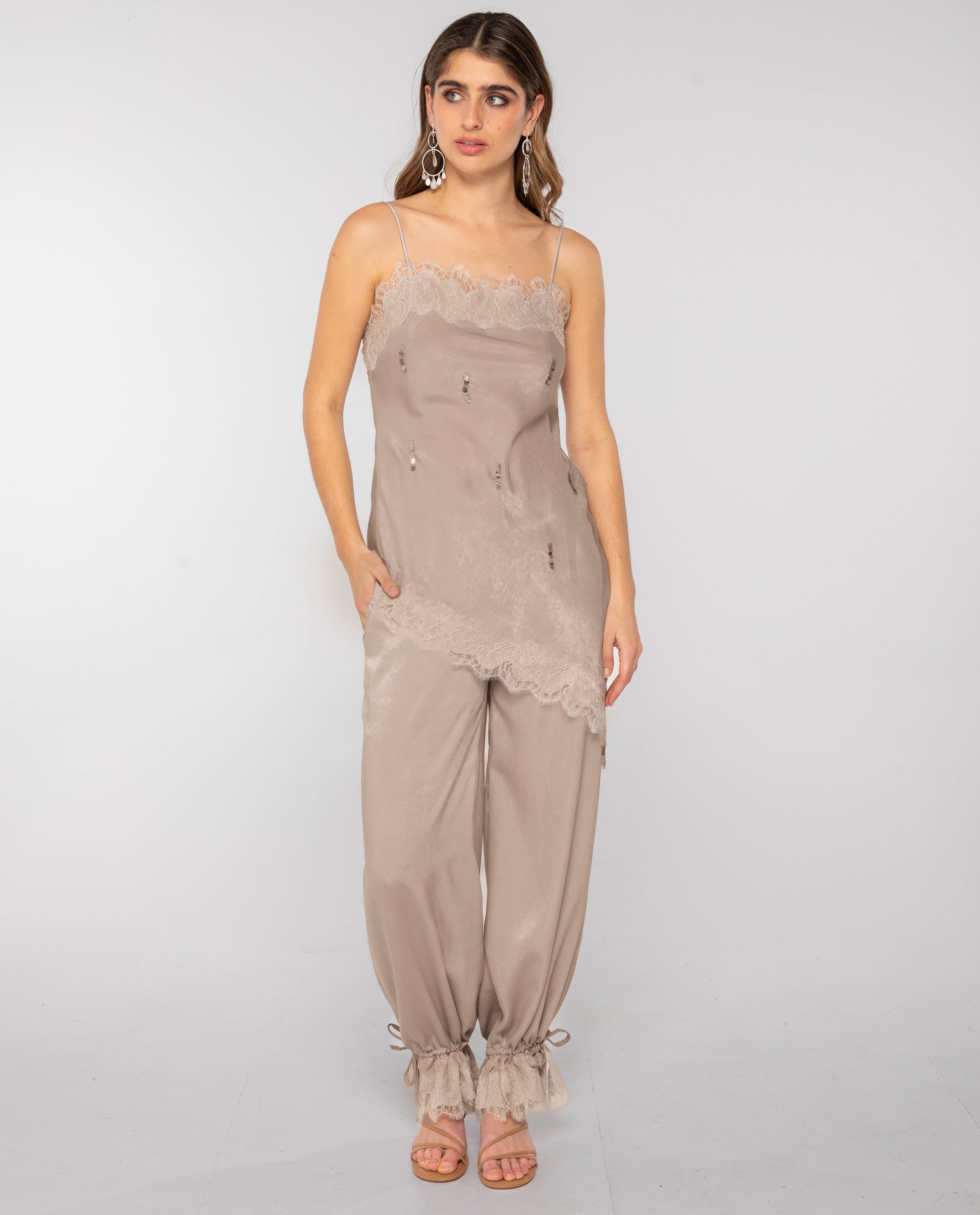 Imagem 0 de Top de Renda com Encaje e Alças