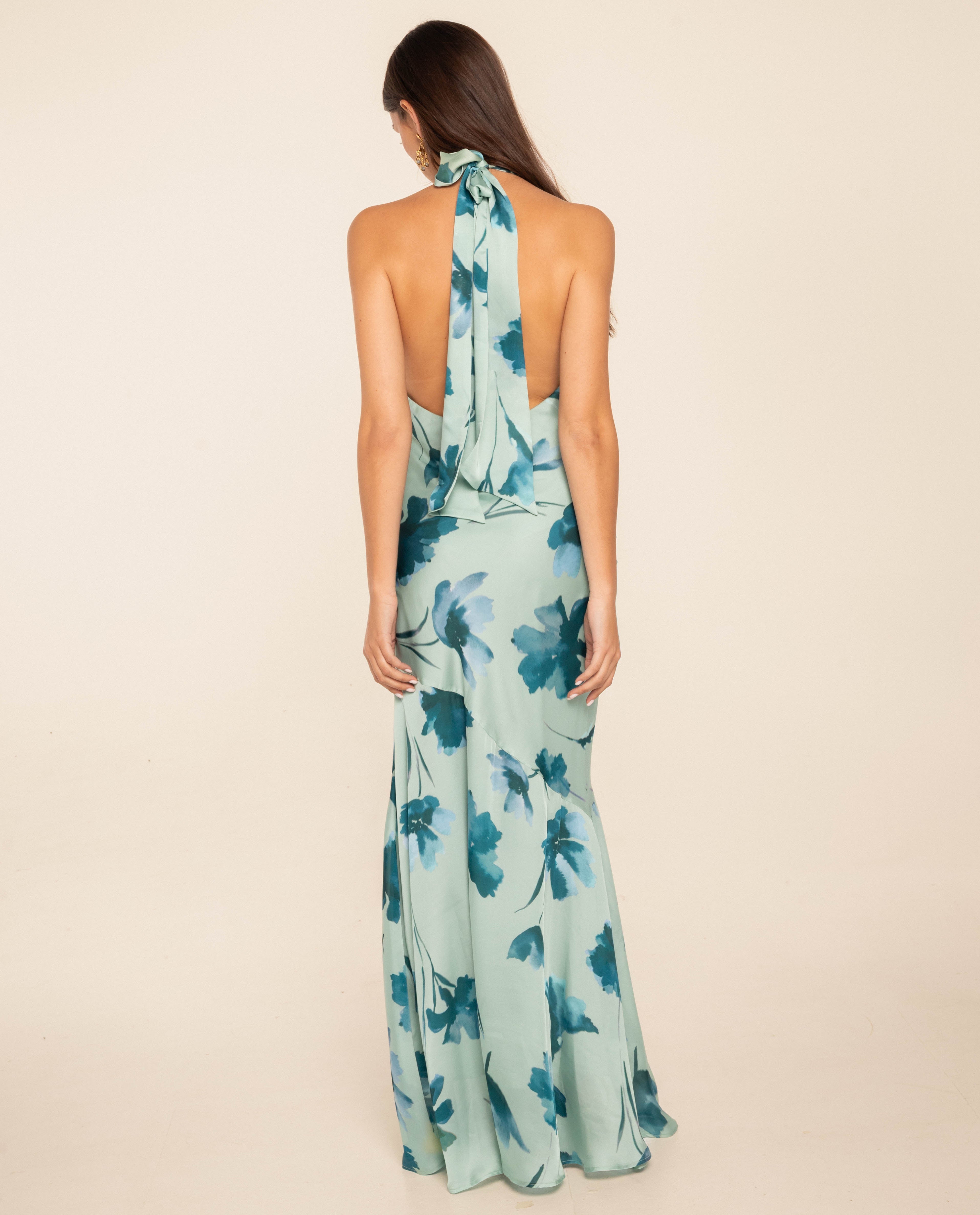 Vestido Comprido com Decote Halter e Laçada Verde-3