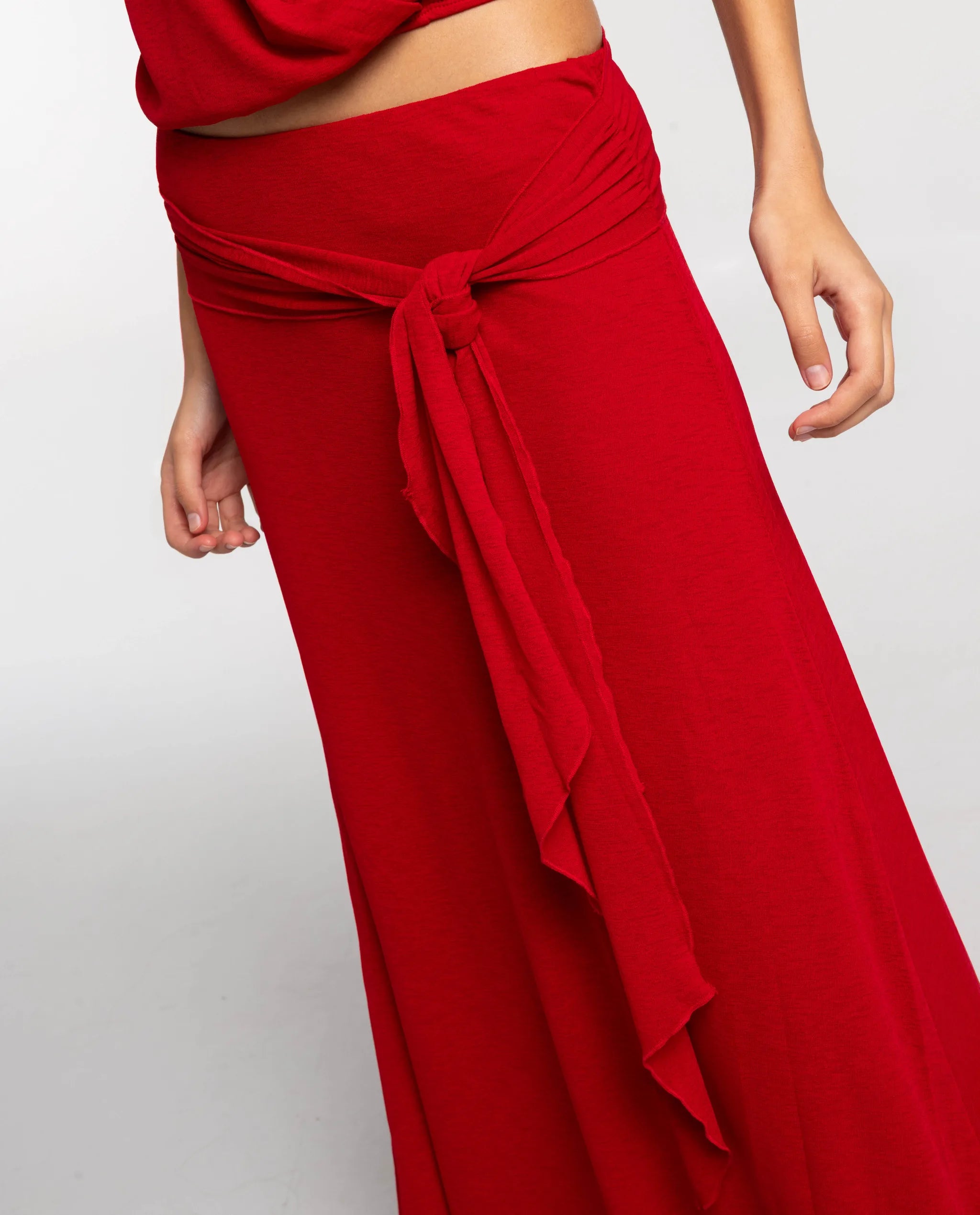 Saia Comprida Vermelha com Cinto e Laçada Vermelho-4