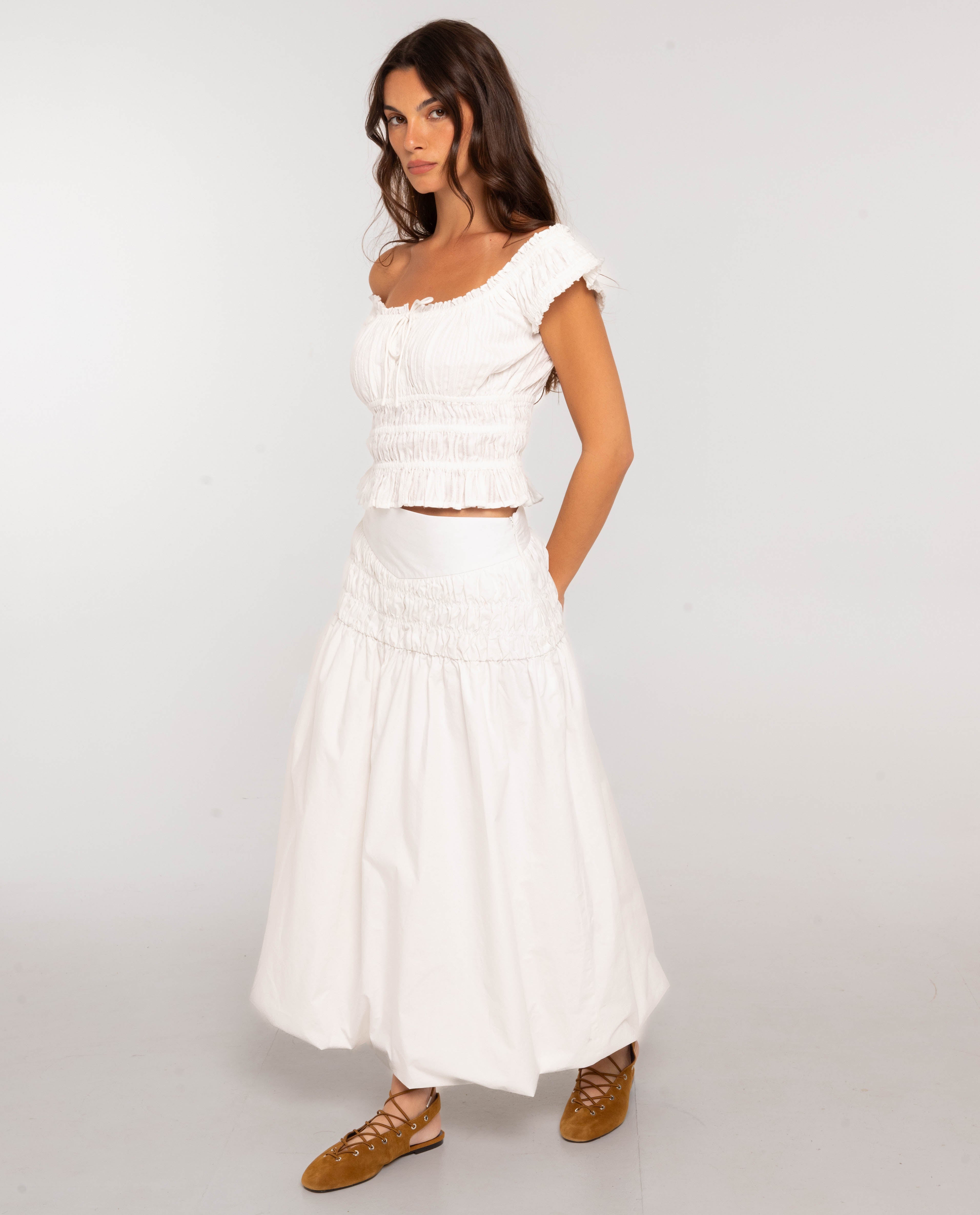 Imagem 0 de Saia Midi com Canesú em V, Franzidos e Bainha em Globo