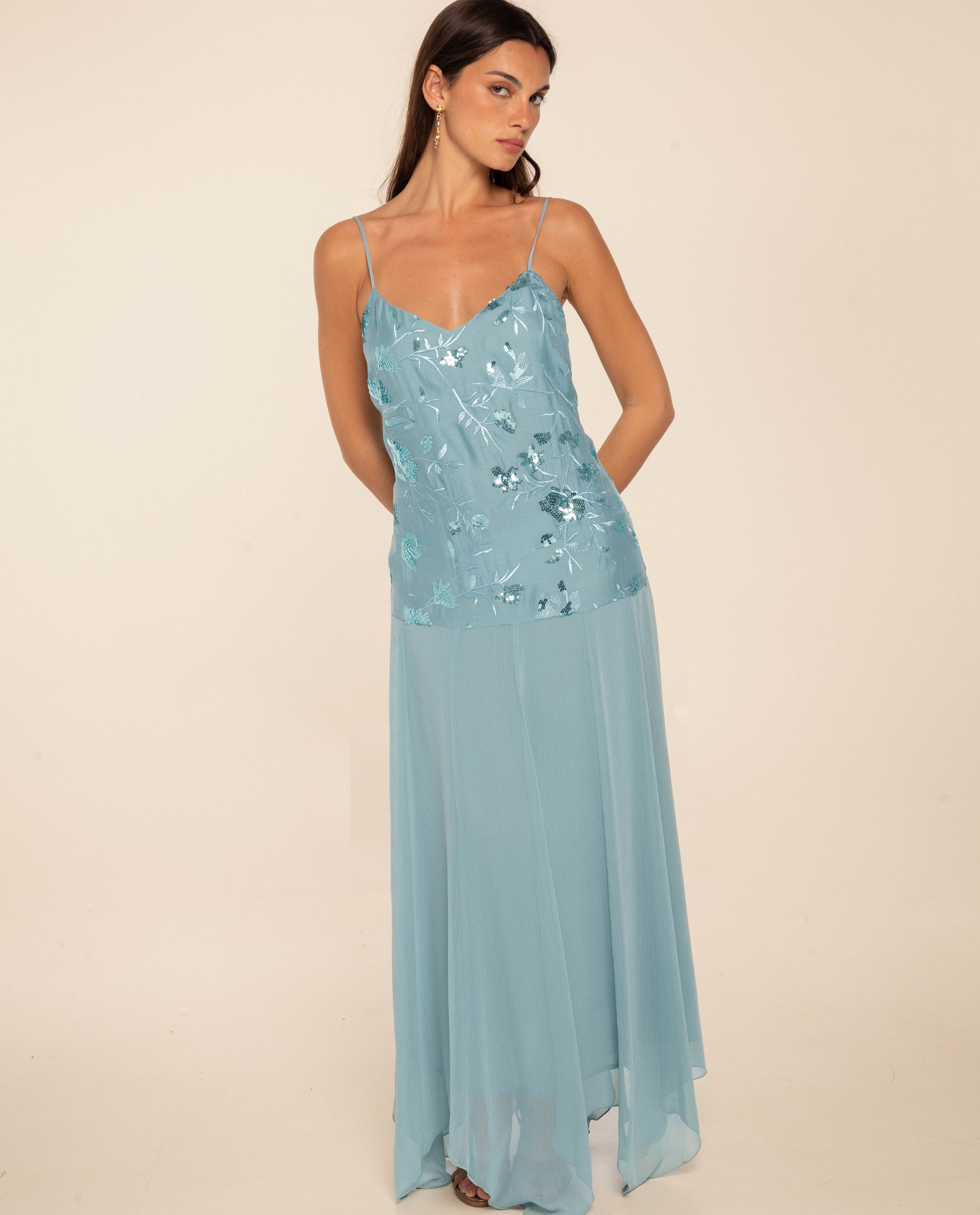 Vestido Comprido com Corpo de Bordados e Gase Azul-claro-2