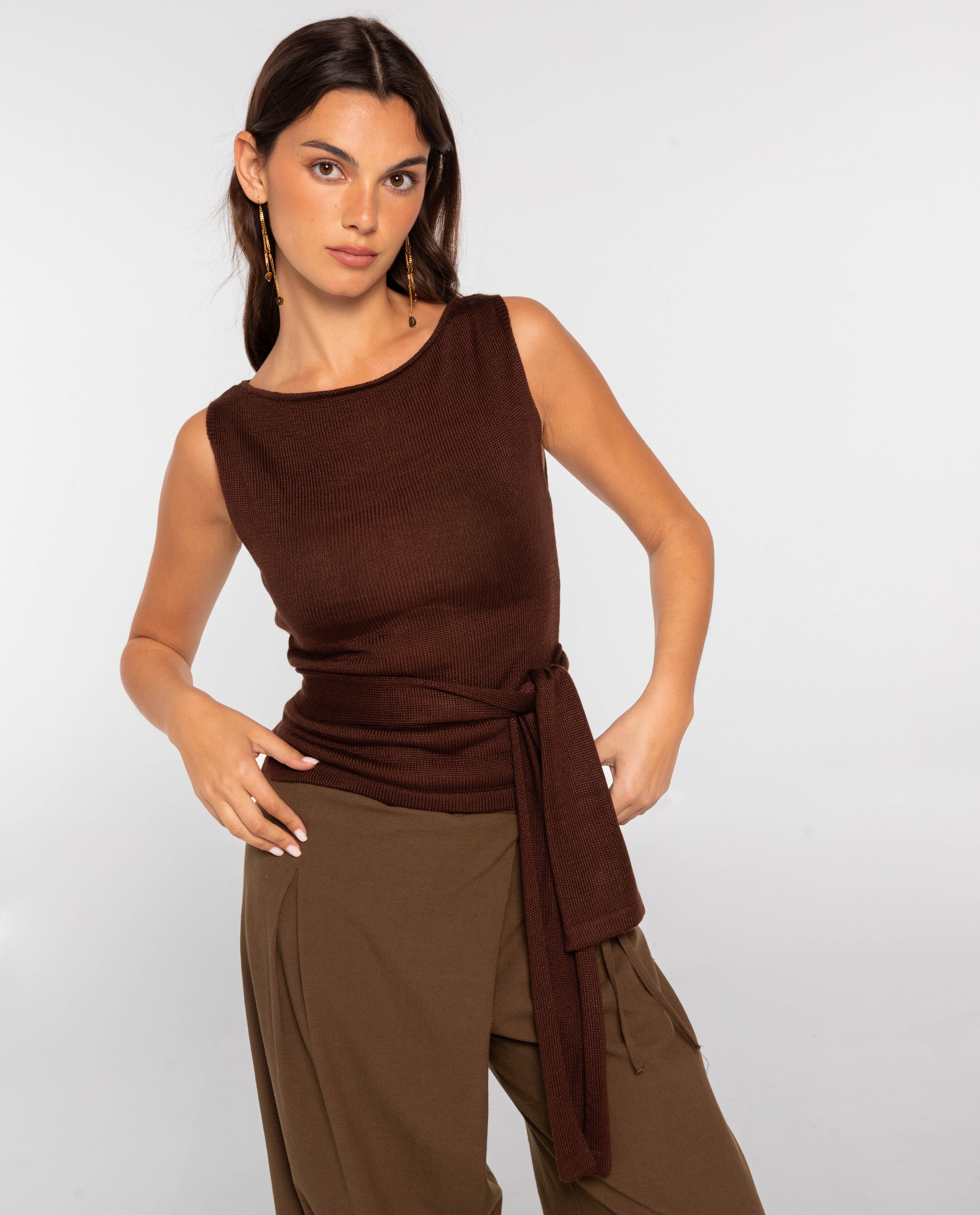 Imagem 0 de Top com Laçada a Modo de Cinto na Cintura