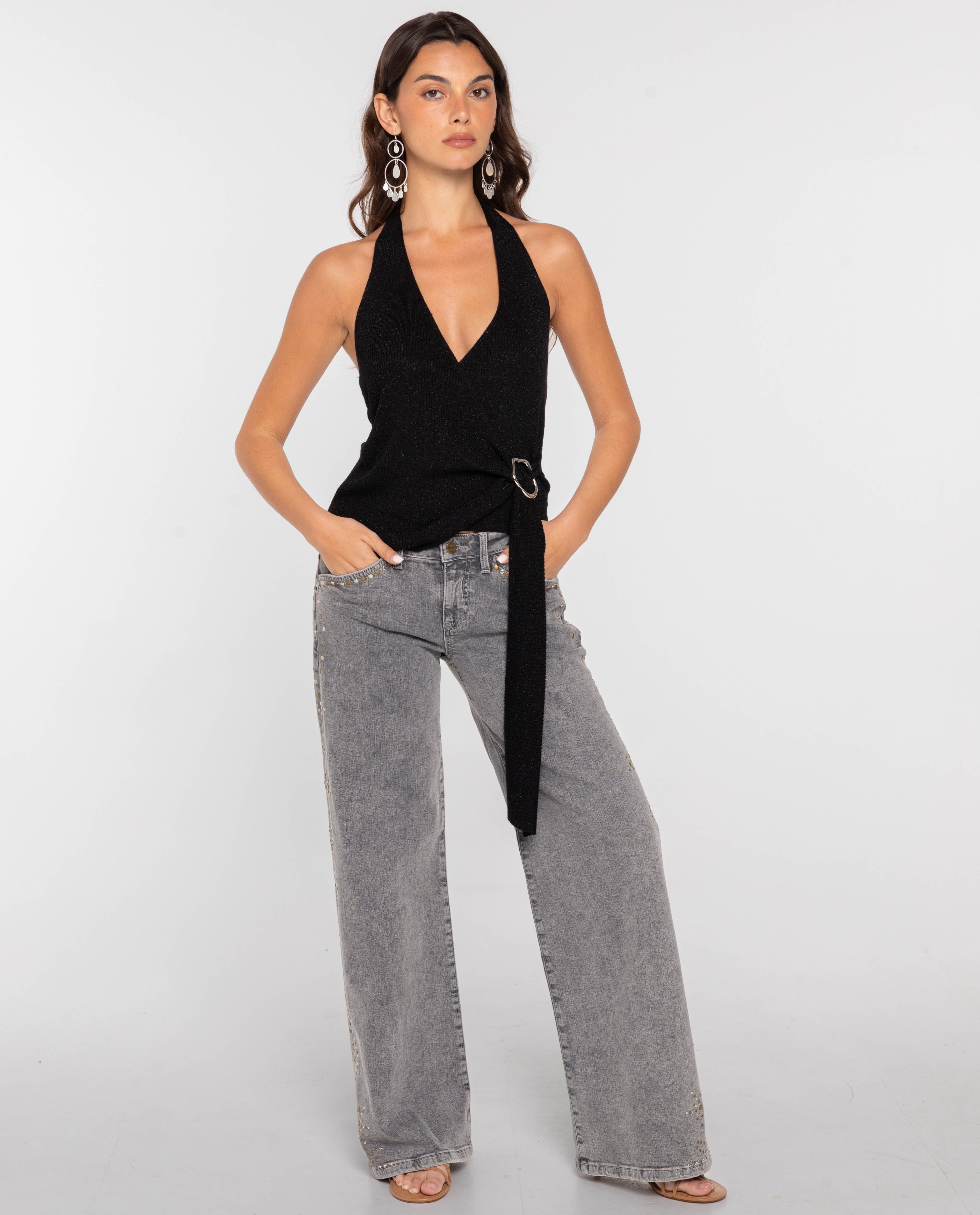 Imagem 0 de Jeans com Corte a Direito com Rebites Metálicos
