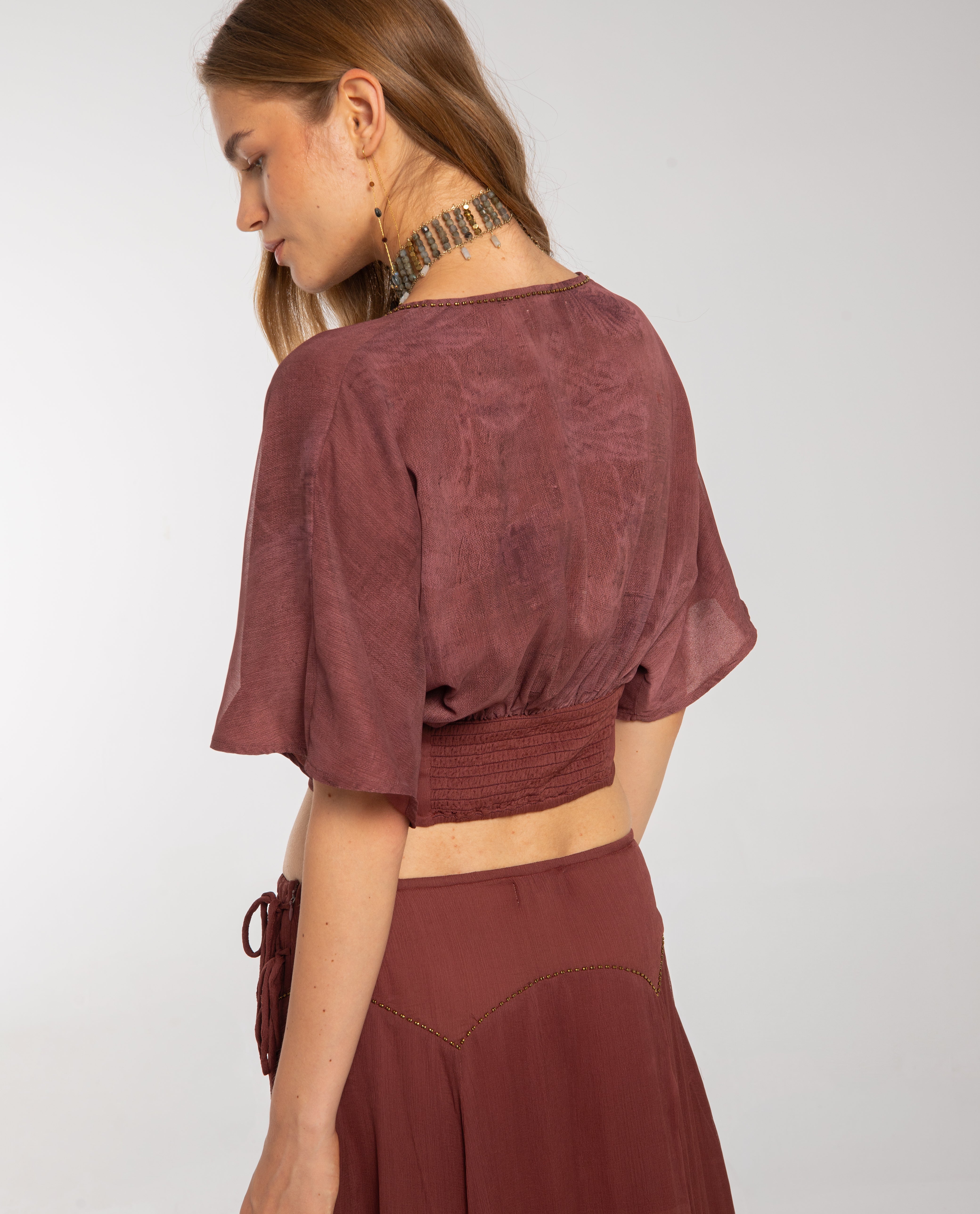 Blusa com Cinto e Manga Fluída Bege-2
