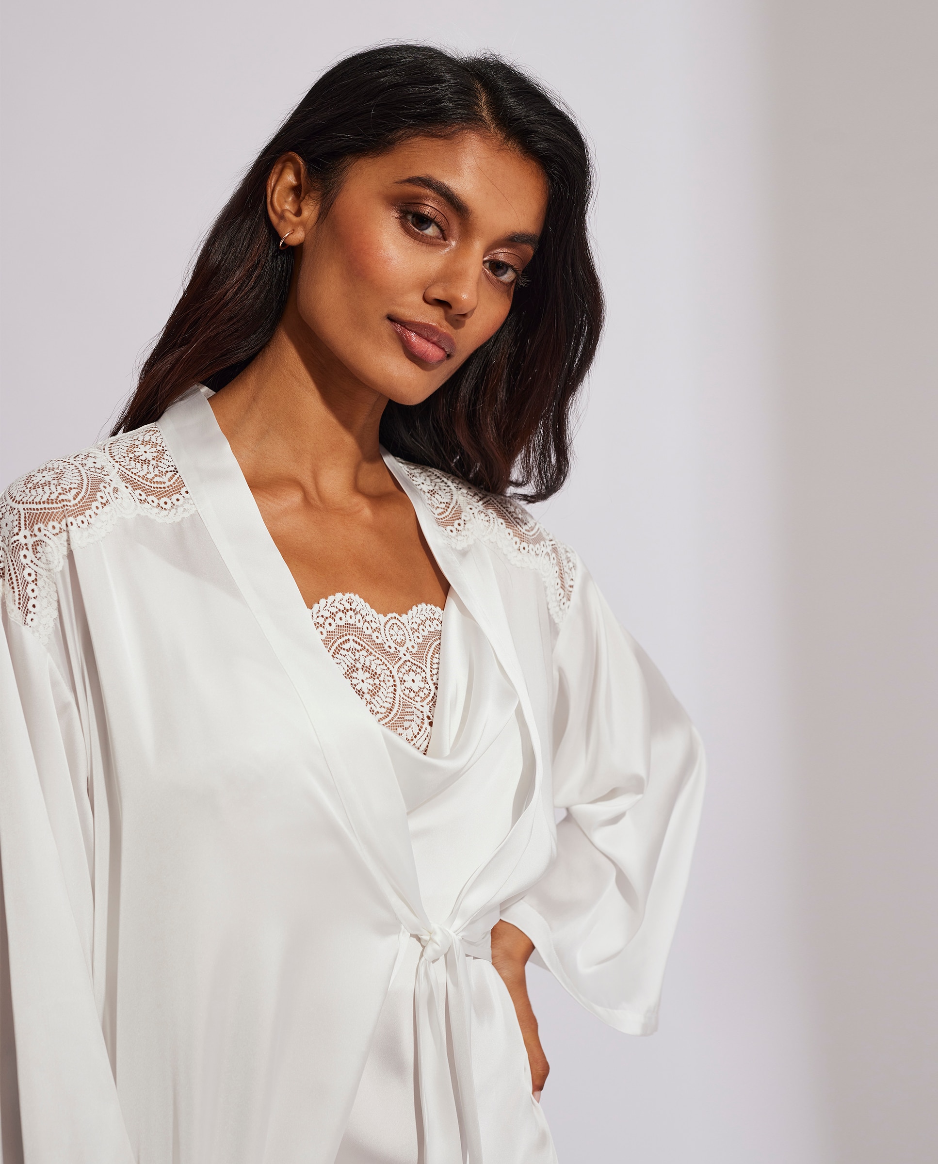 Bata Lingerie Comprida Creme-3
