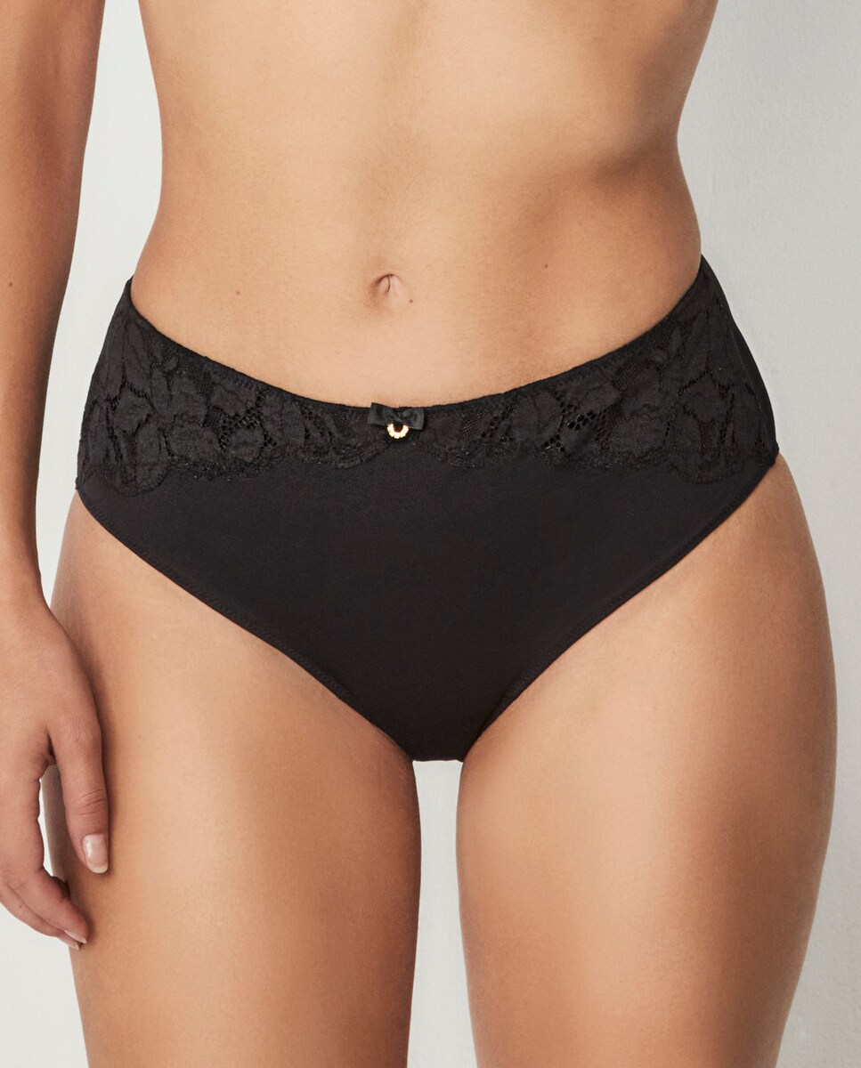 Cueca Alta Clássica com Renda Floral Preto-1