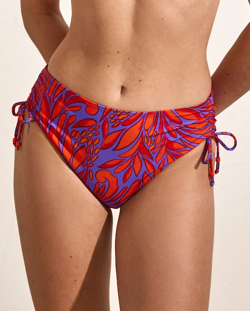 Imagem 0 de Cueca de Biquíni Alta Clássica