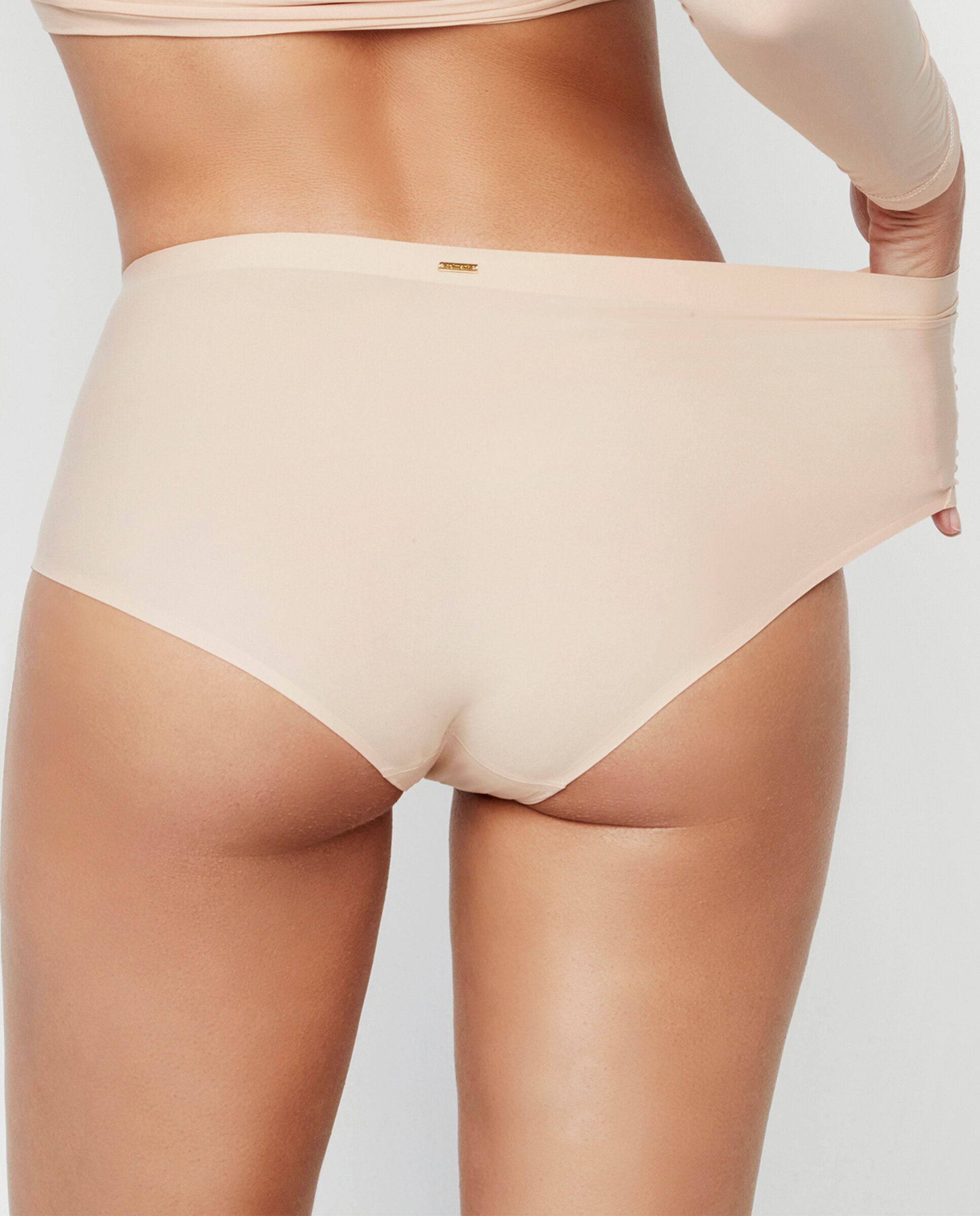 Cueca Clássica de Corte Alto Pele-2