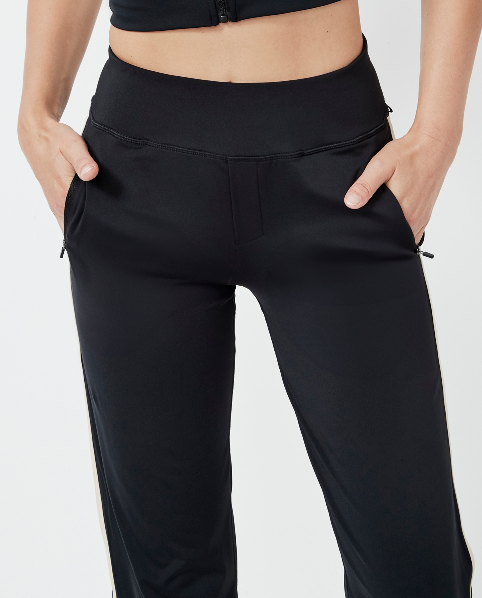Calças Desportivas Retas e com Bolsos By Pilar Rubio Preto-3