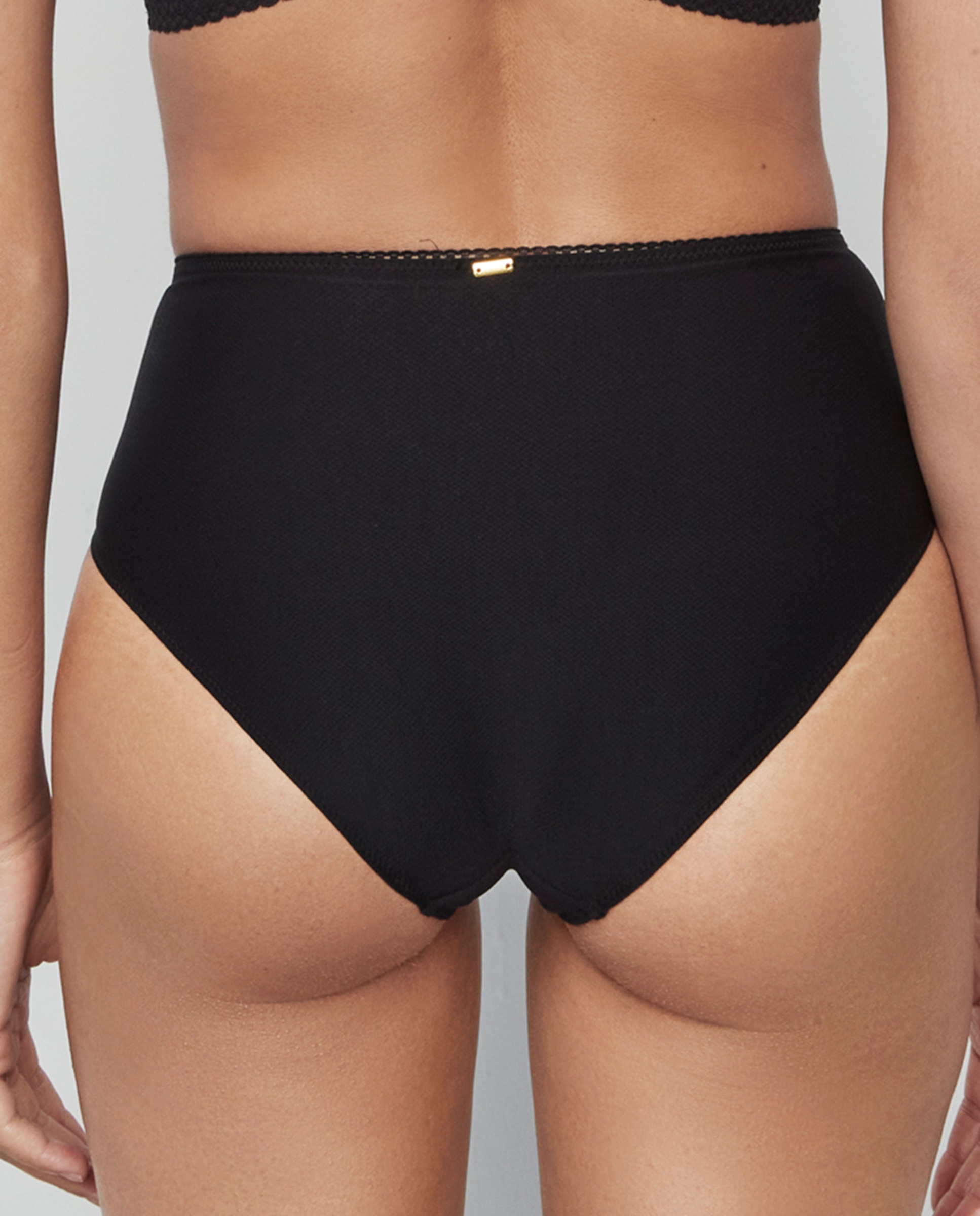 Cueca Alta Clássica Preto-2