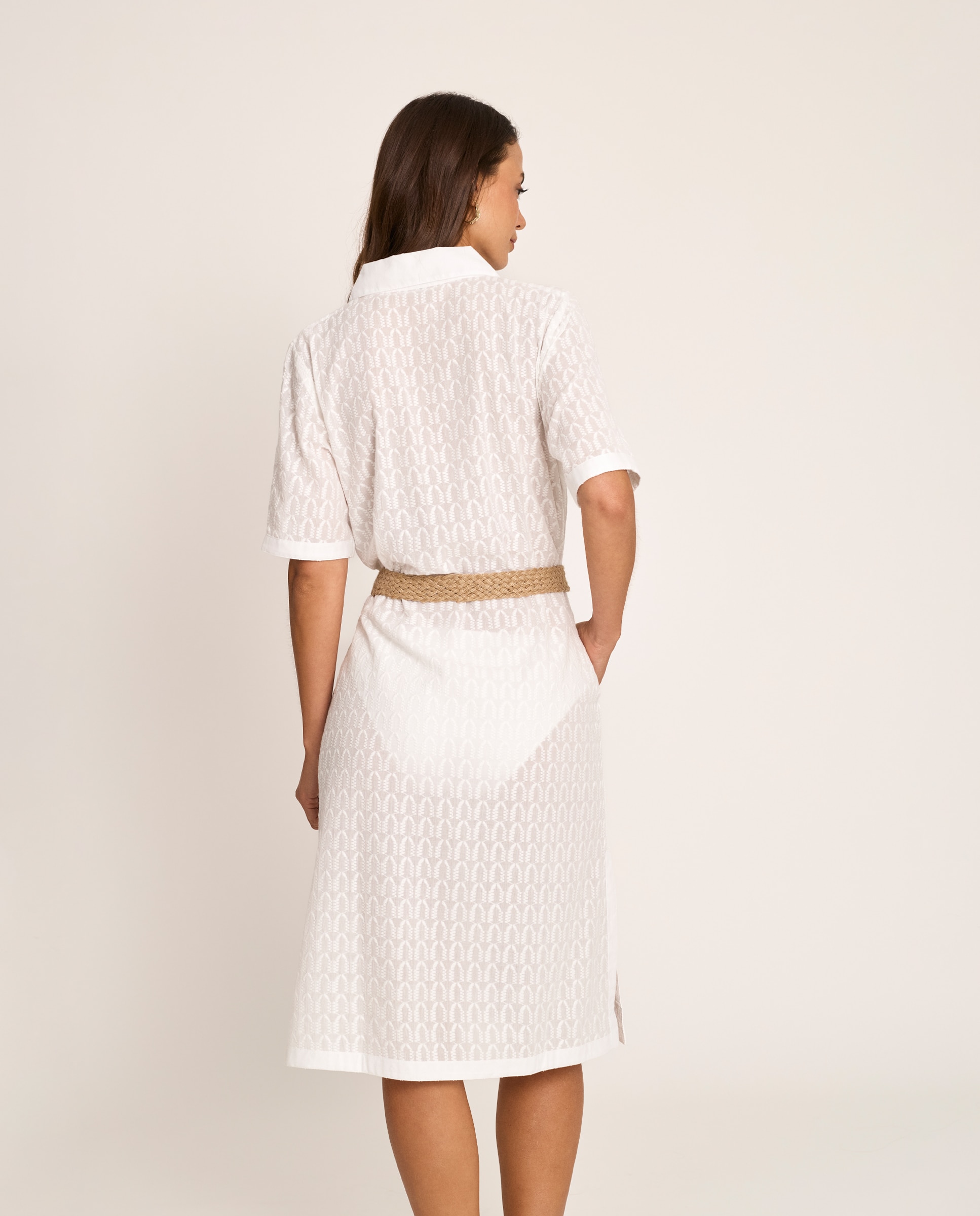 Vestido de Praia Tipo Camisa com Bolsos e Cinto, Coleção Kaleido Branco-2