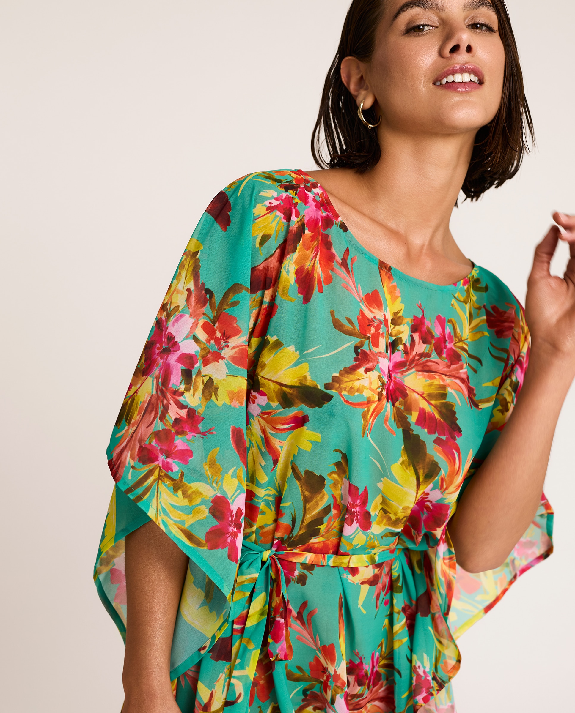 Kaftan Curto com Cinto Manga Morcego, Coleção Trópico Multicolor-5