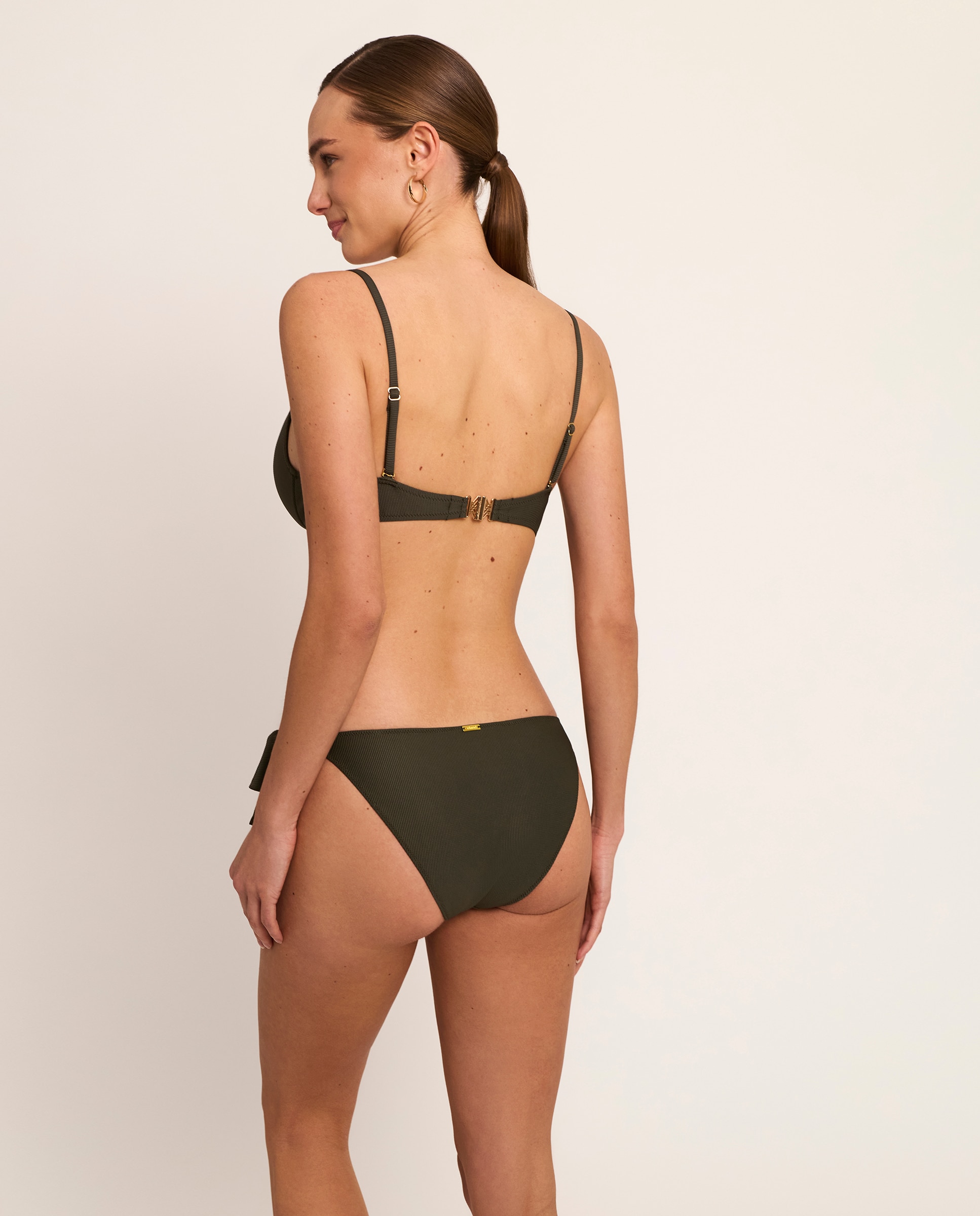Cueca de Biquíni com Cintura Baixa e Laços Laterais de Atar, Coleção Solstice Caqui-4