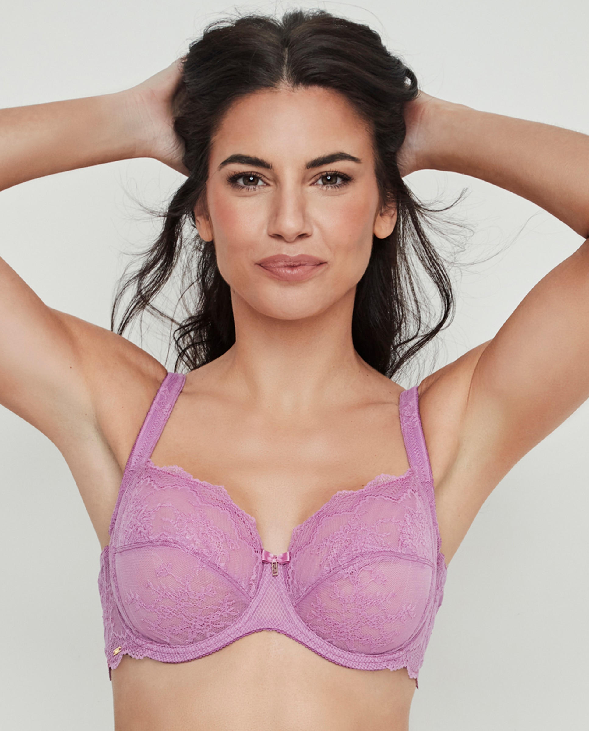 Imagem 0 de Soutien com Aro de Capacidade, Decote Alto e sem Forro