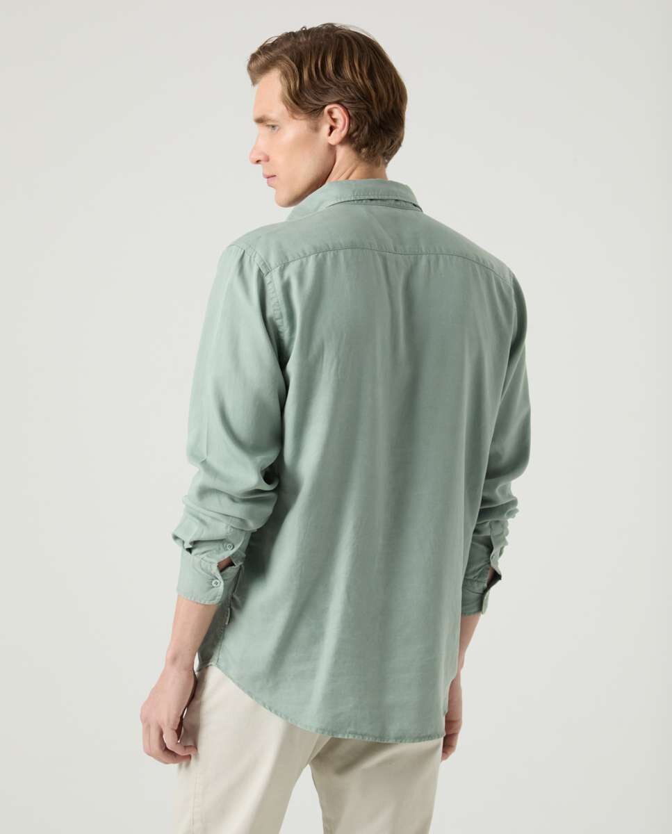 Camisa de Corte Regular Lisa em Verde Khaki Caqui-2