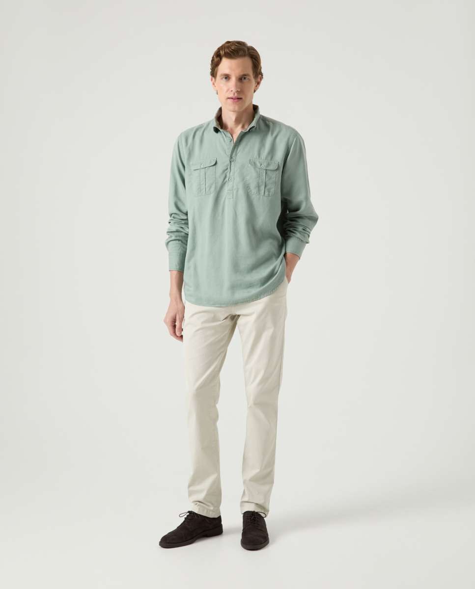 Camisa de Corte Regular Lisa em Verde Khaki Caqui-4