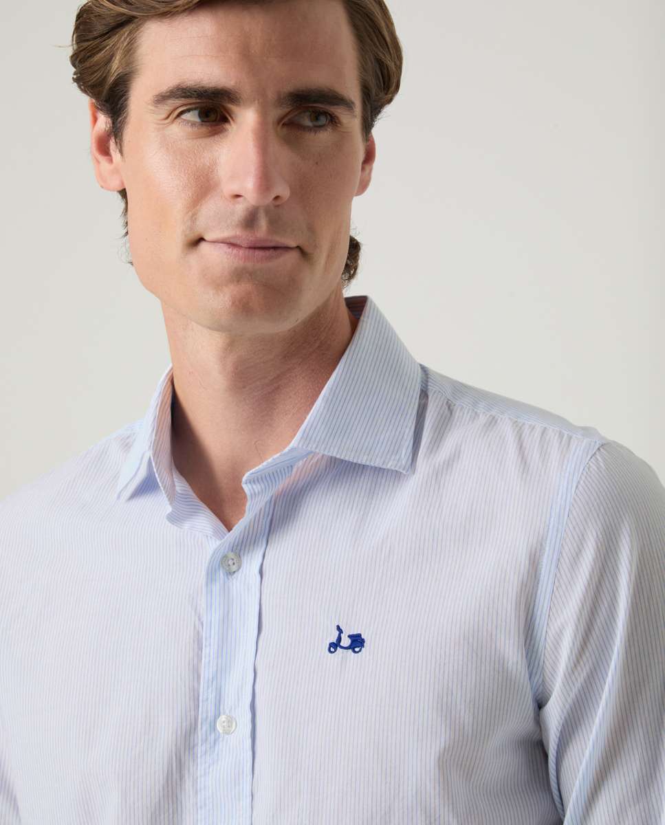 Camisa com Corte Regular Às Riscas em Azul Celeste-3