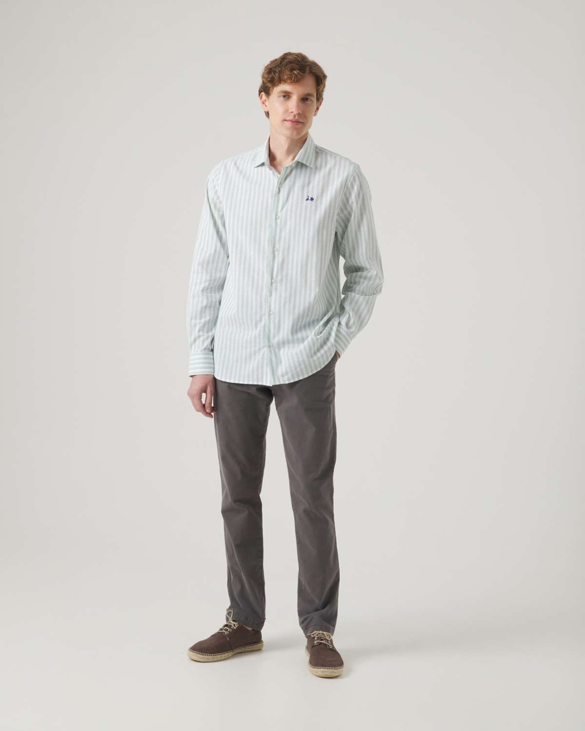 Camisa de Corte Regular Às Riscas em Verde Verde-4