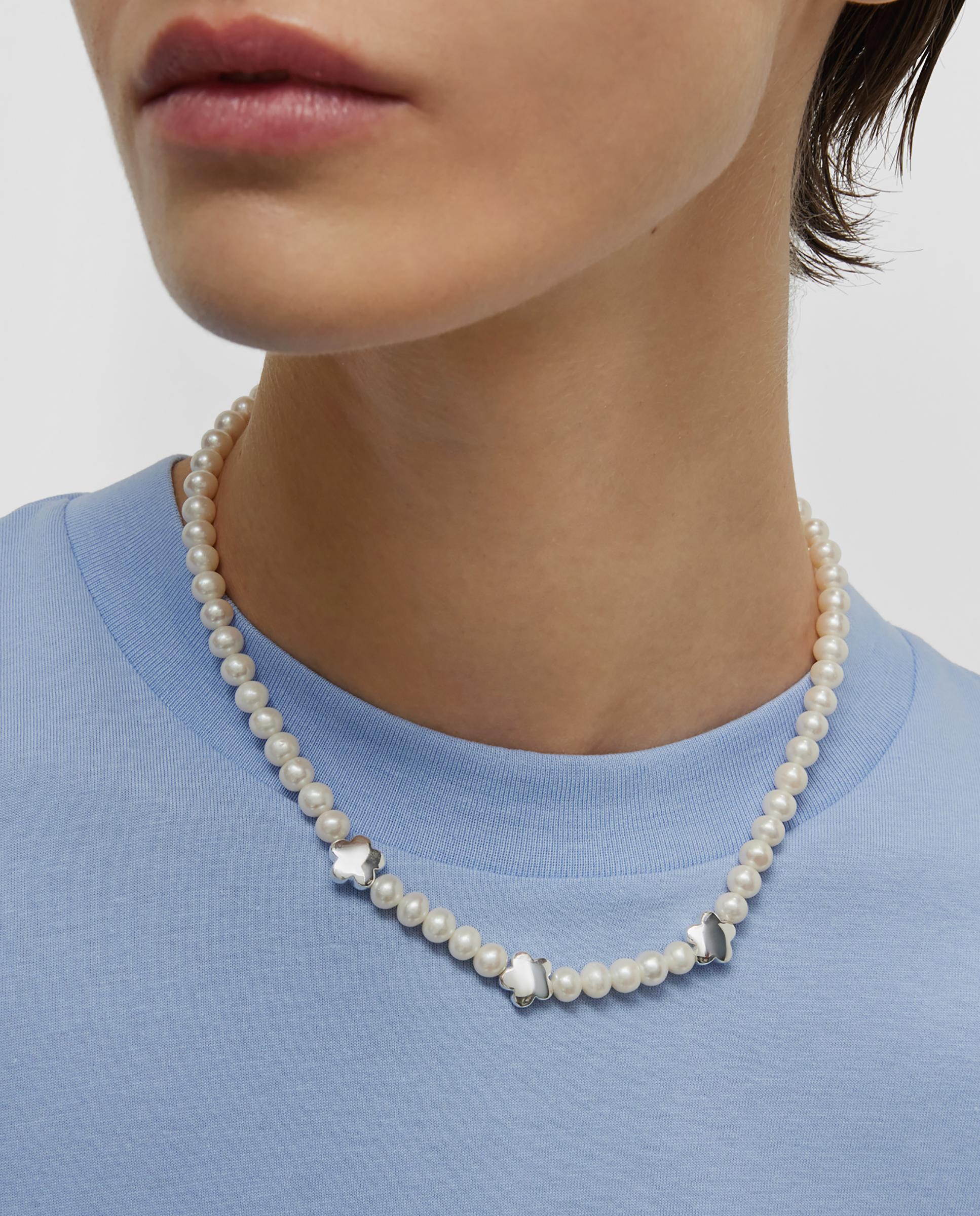 Colar Bold Motif com perolas e Motivos de Flor de Prata Branco-4