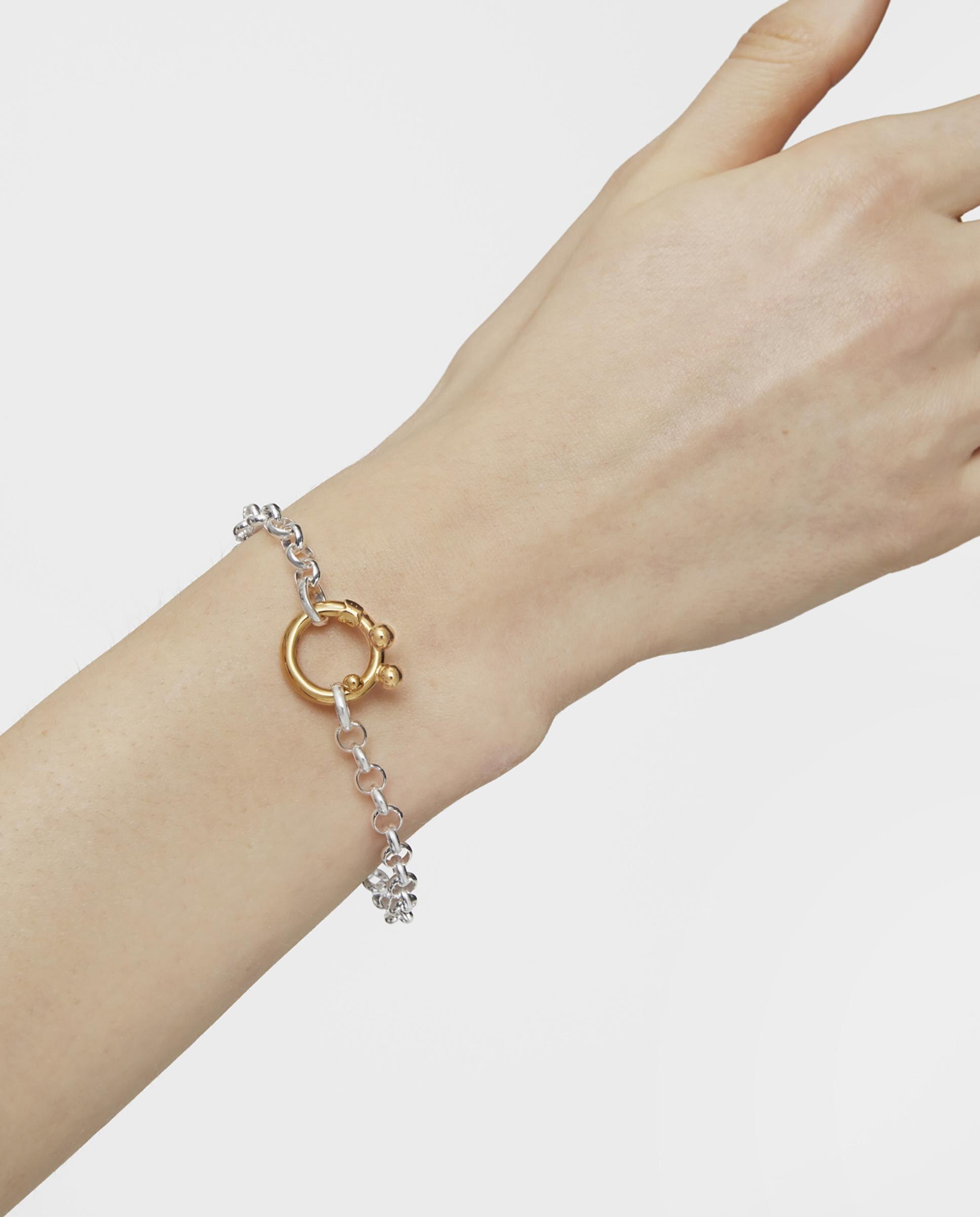 Pendente de Argola Hold Pequena Banhada em Ouro 18 Kt Sobre Prata com Detalhes Dourado-5