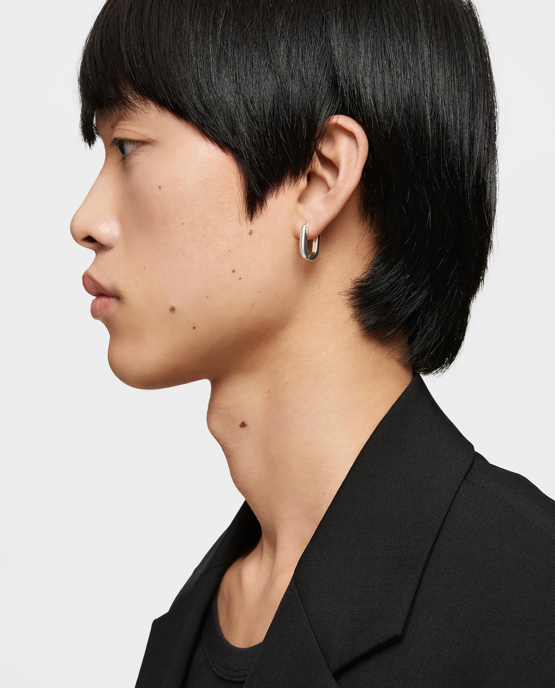 Brincos de Aro Básico Curto em Prata Prateado-5