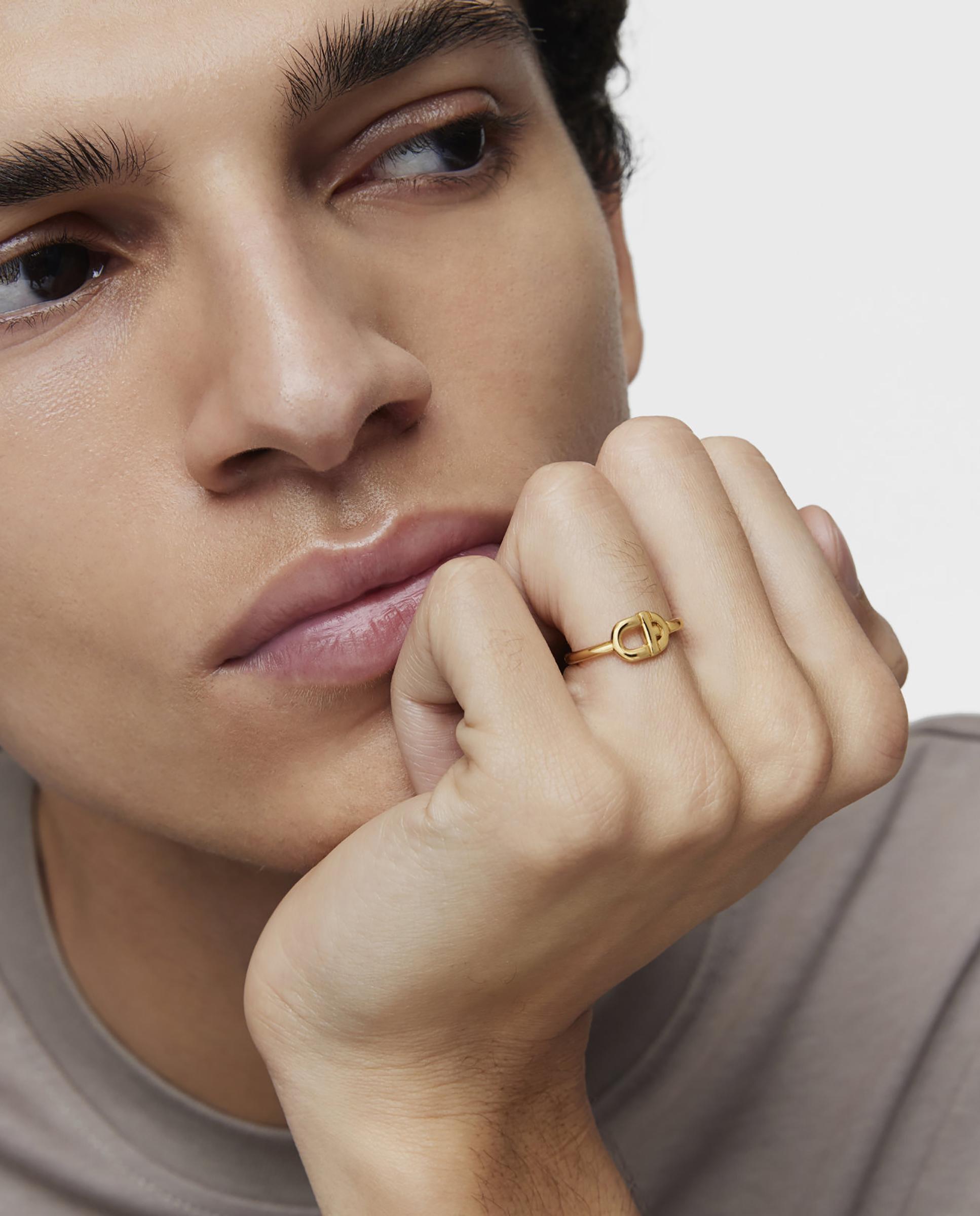 Anel Banhado a Ouro 18 Kt Sobre Prata Manifesto Pequeno Dourado-3