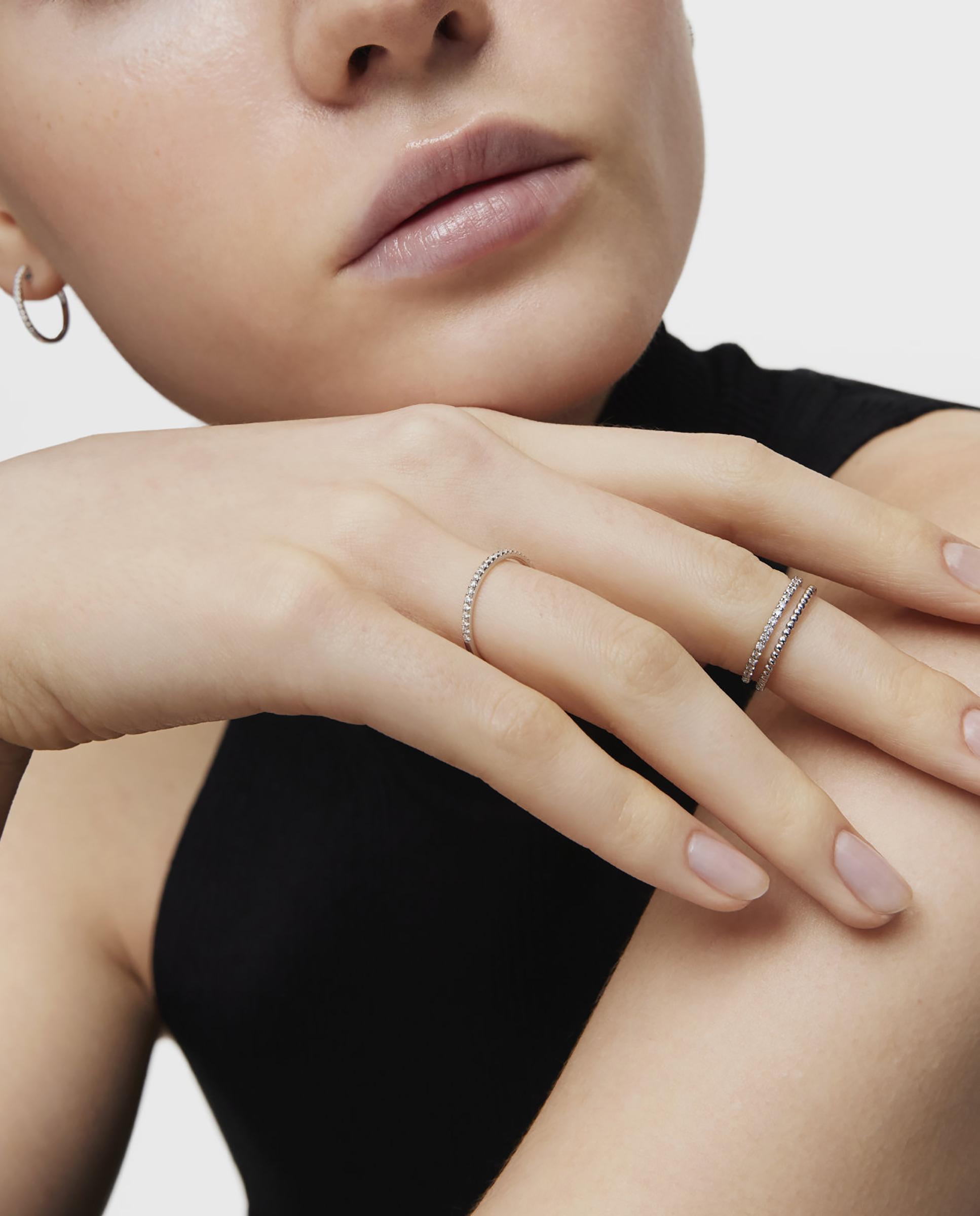 Anel Les Classiques de Ouro Branco com Diamantes Branco-5