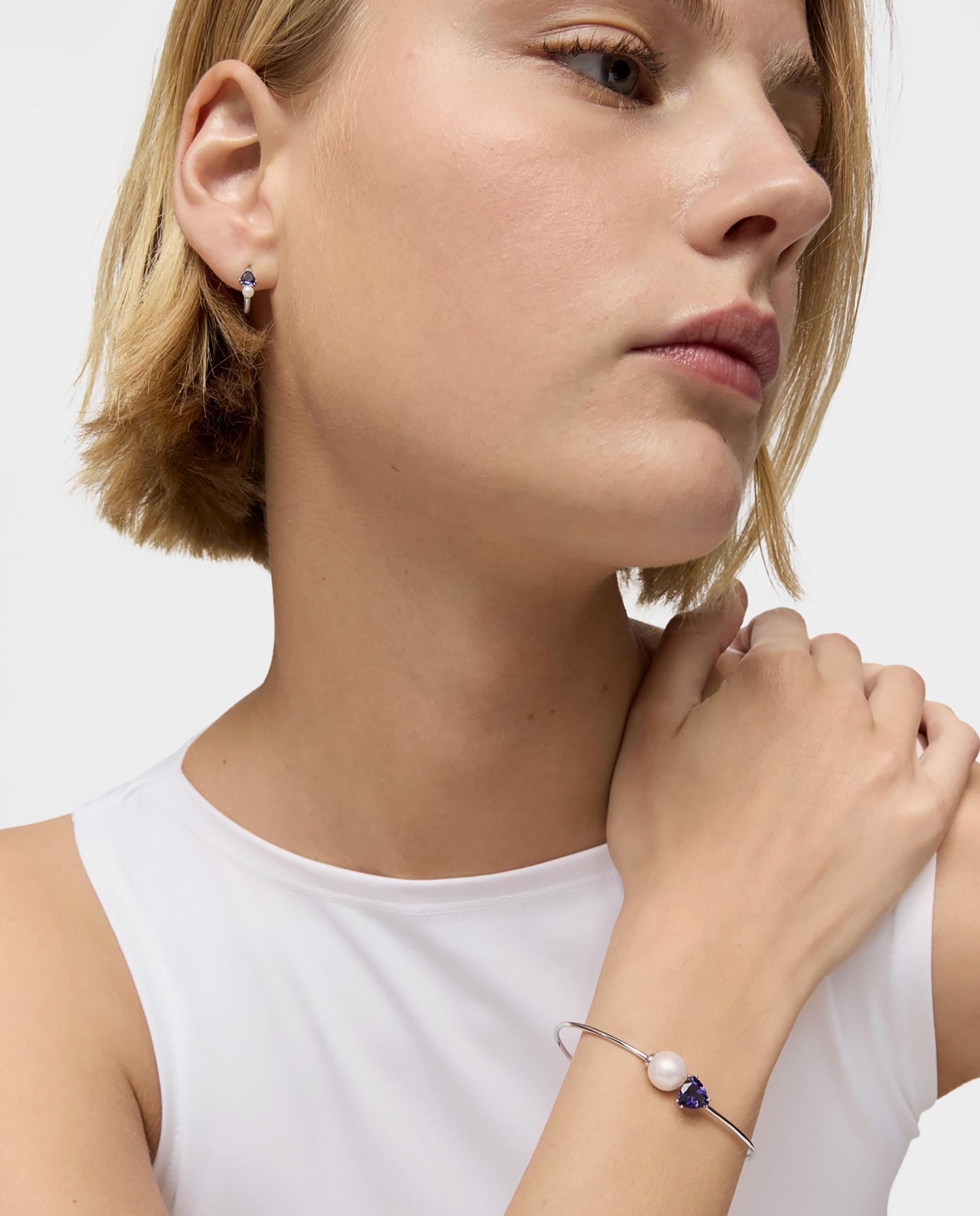 Pulseira de Corrente Ivette de Ouro Branco com Iolita e Pérola Branco-3