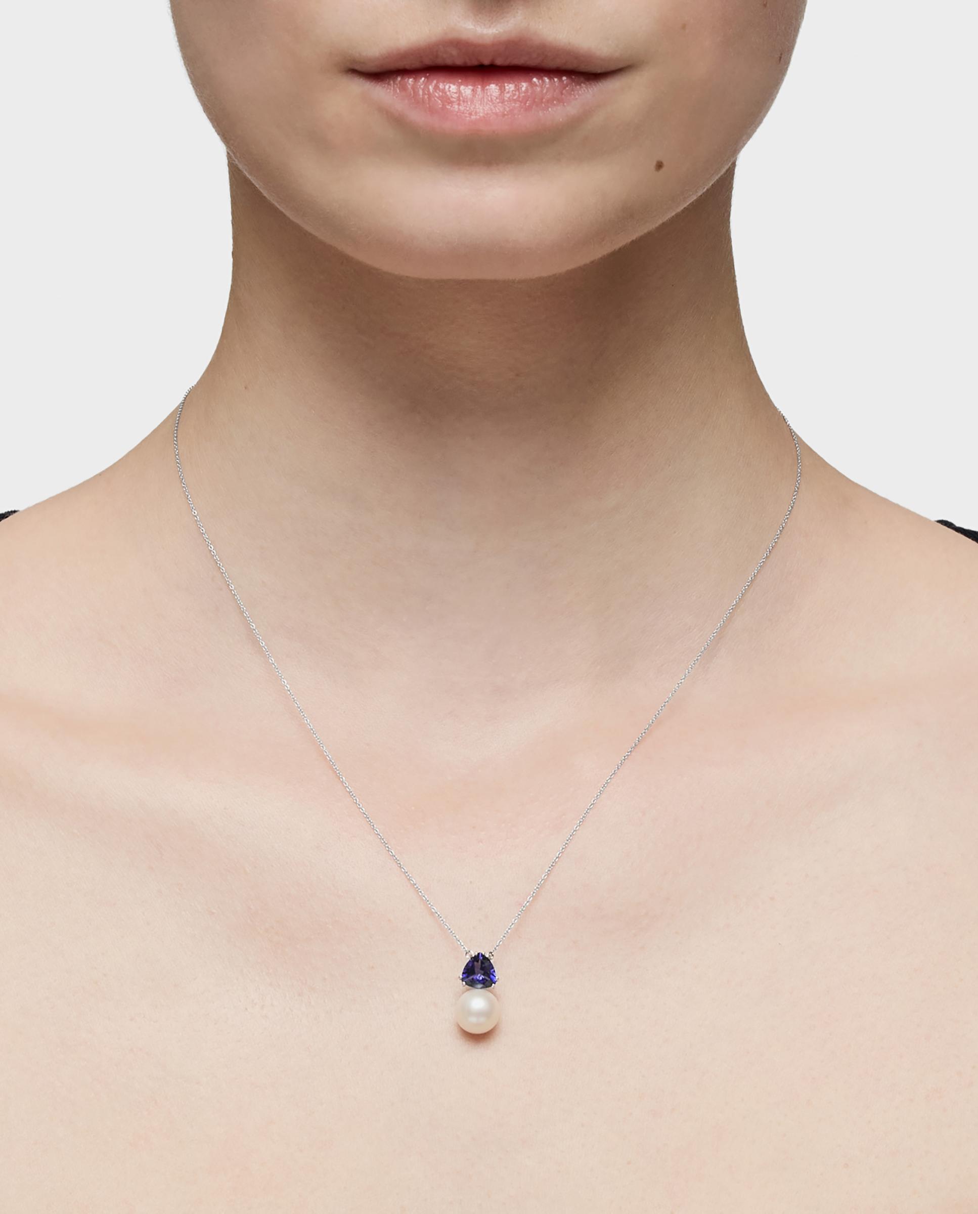 Colar Ivette Curto de Ouro Branco com Iolita e Pérola Azul-5