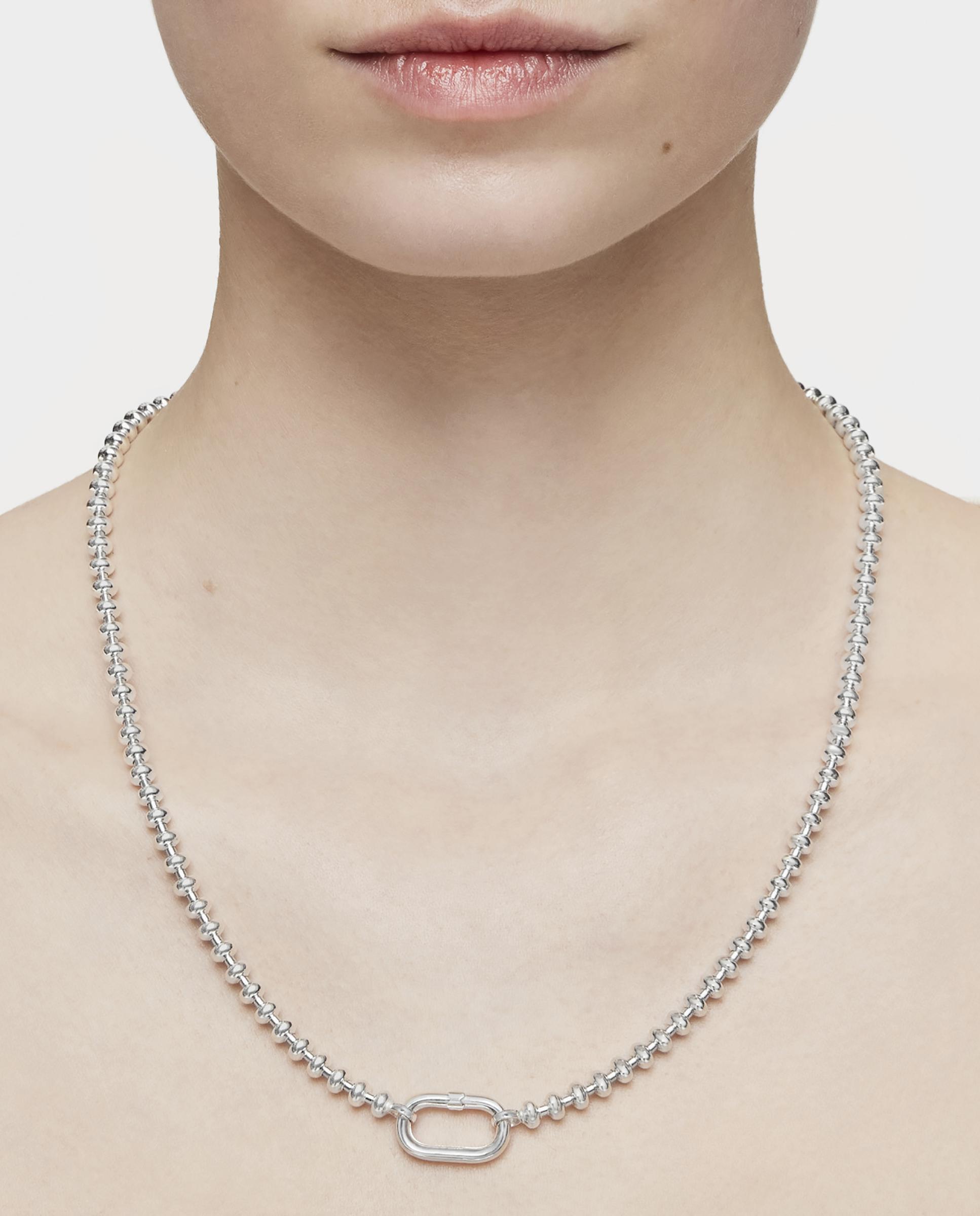 Colar Hold Oval Curto de Prata com Bolas Prateado-4
