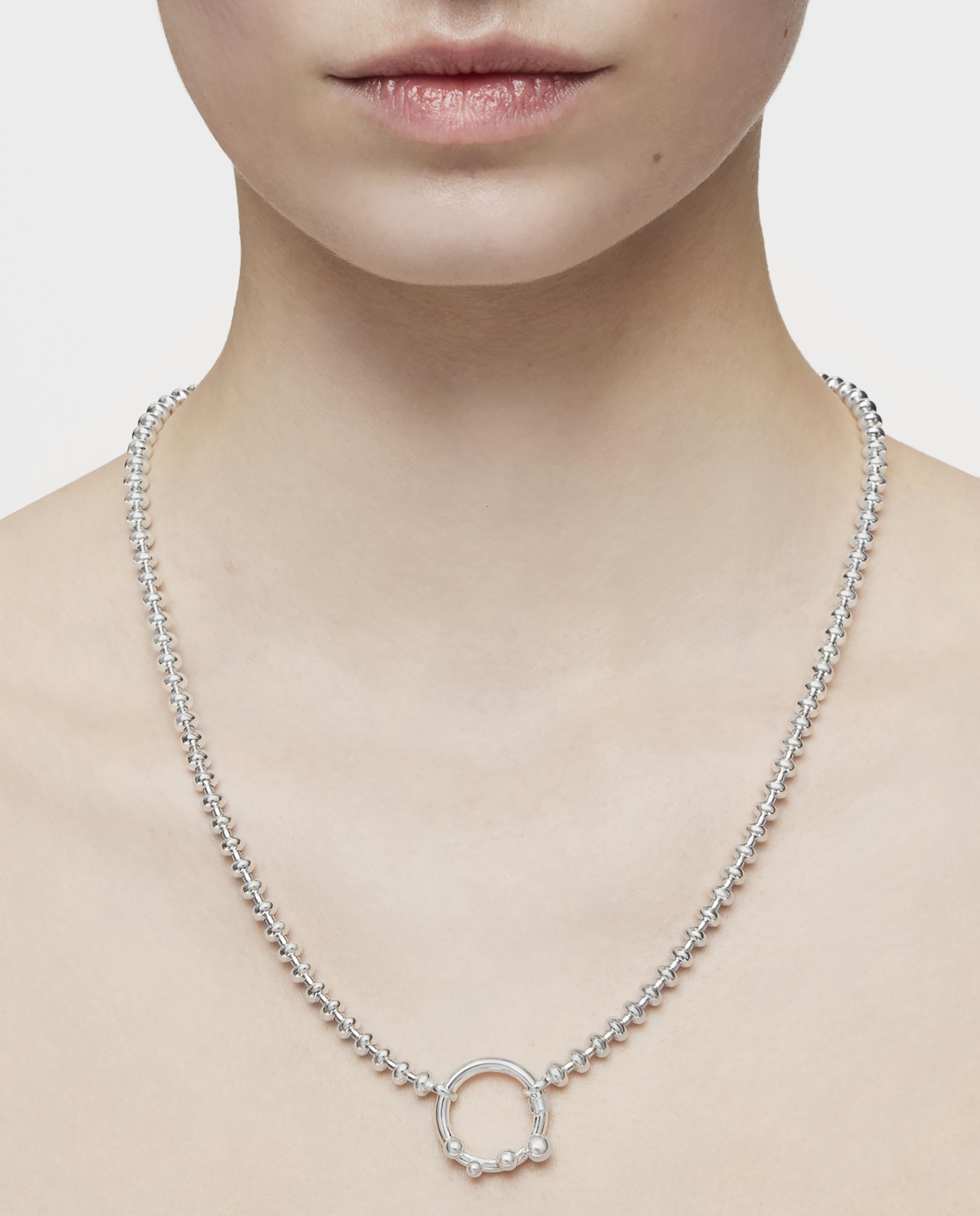 Colar Hold Oval Curto de Prata com Bolas Prateado-5