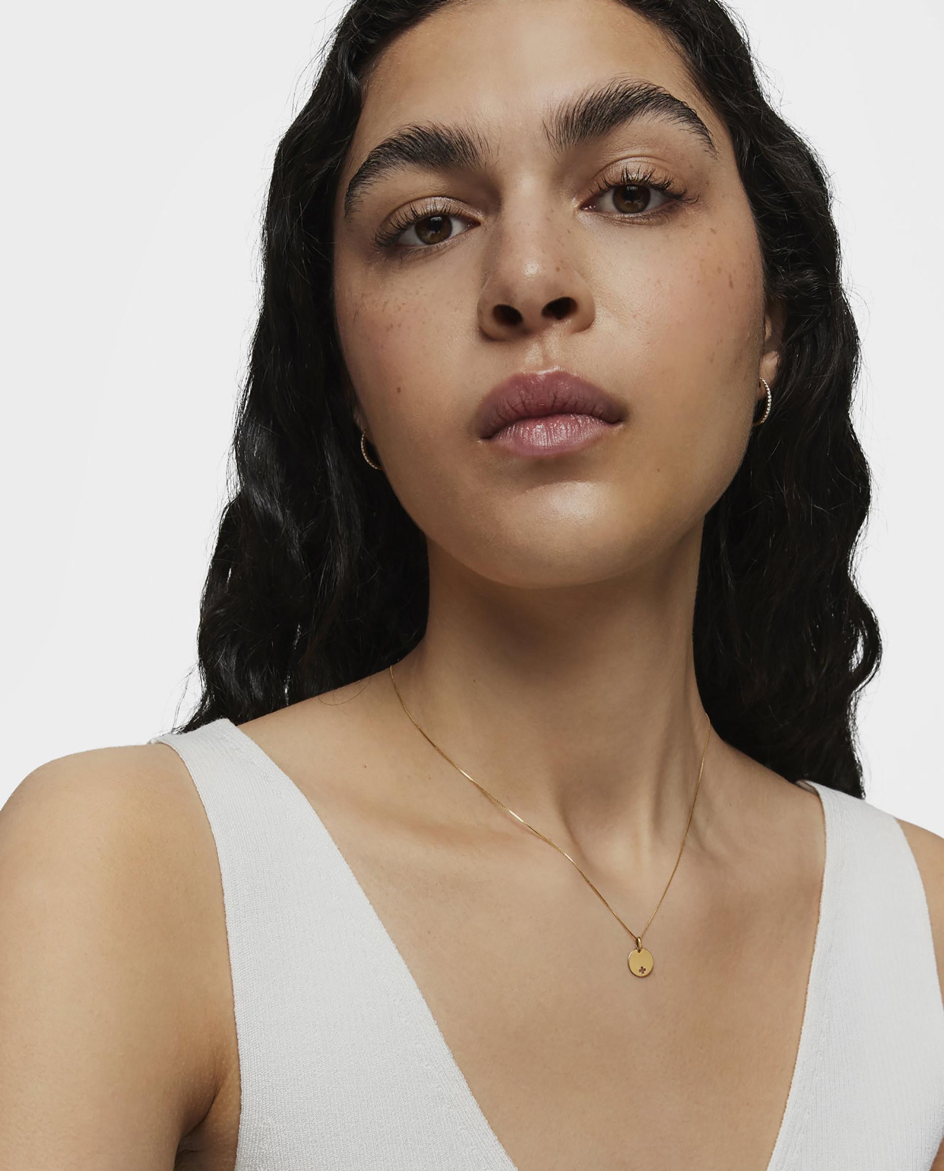 Pendente Basics Medalha com Cruz de Ouro 18 Kt Dourado-3