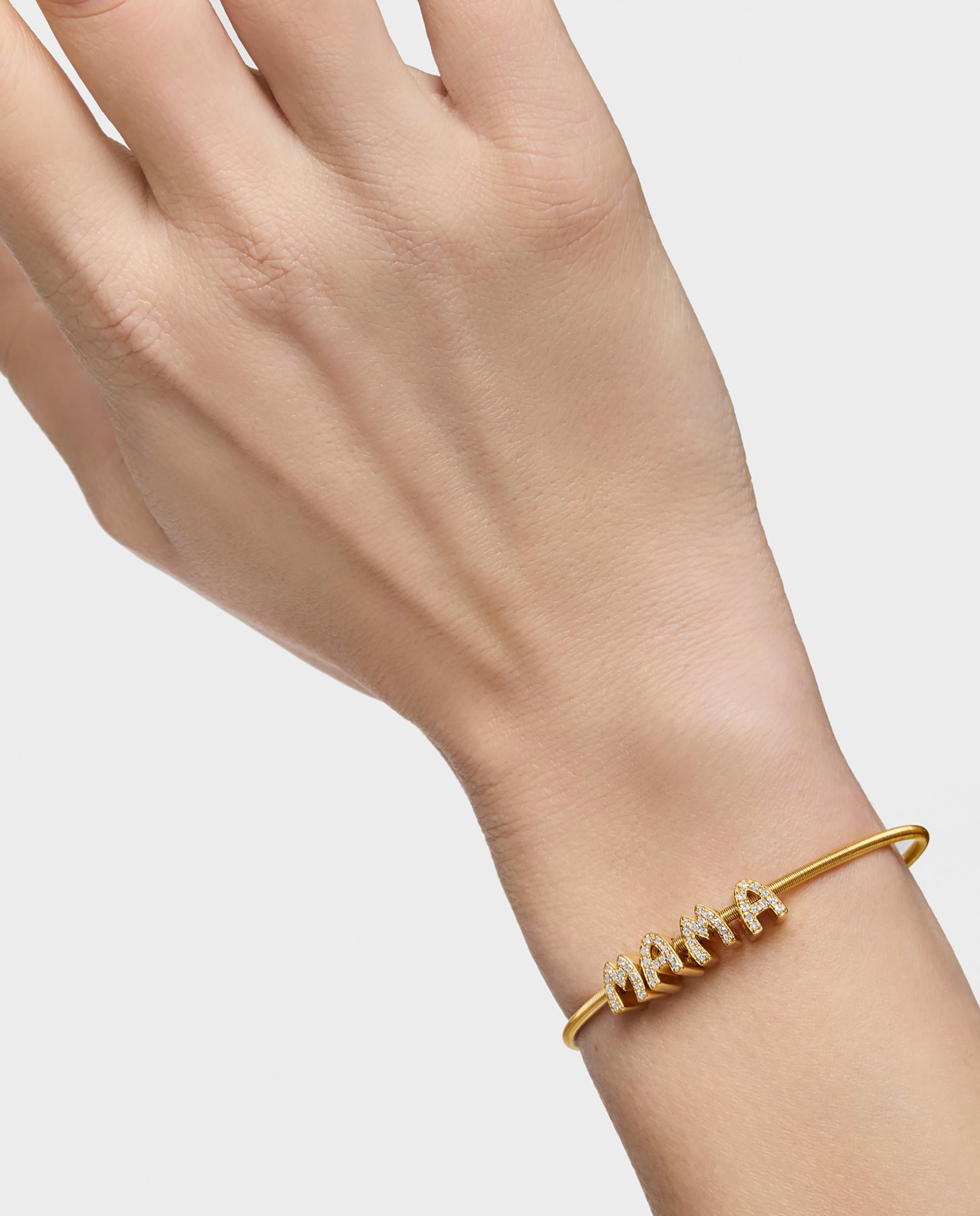 Pendente de Quatro Letras Mama Banhada em Ouro 18 Kt Sobre Prata Branco-5