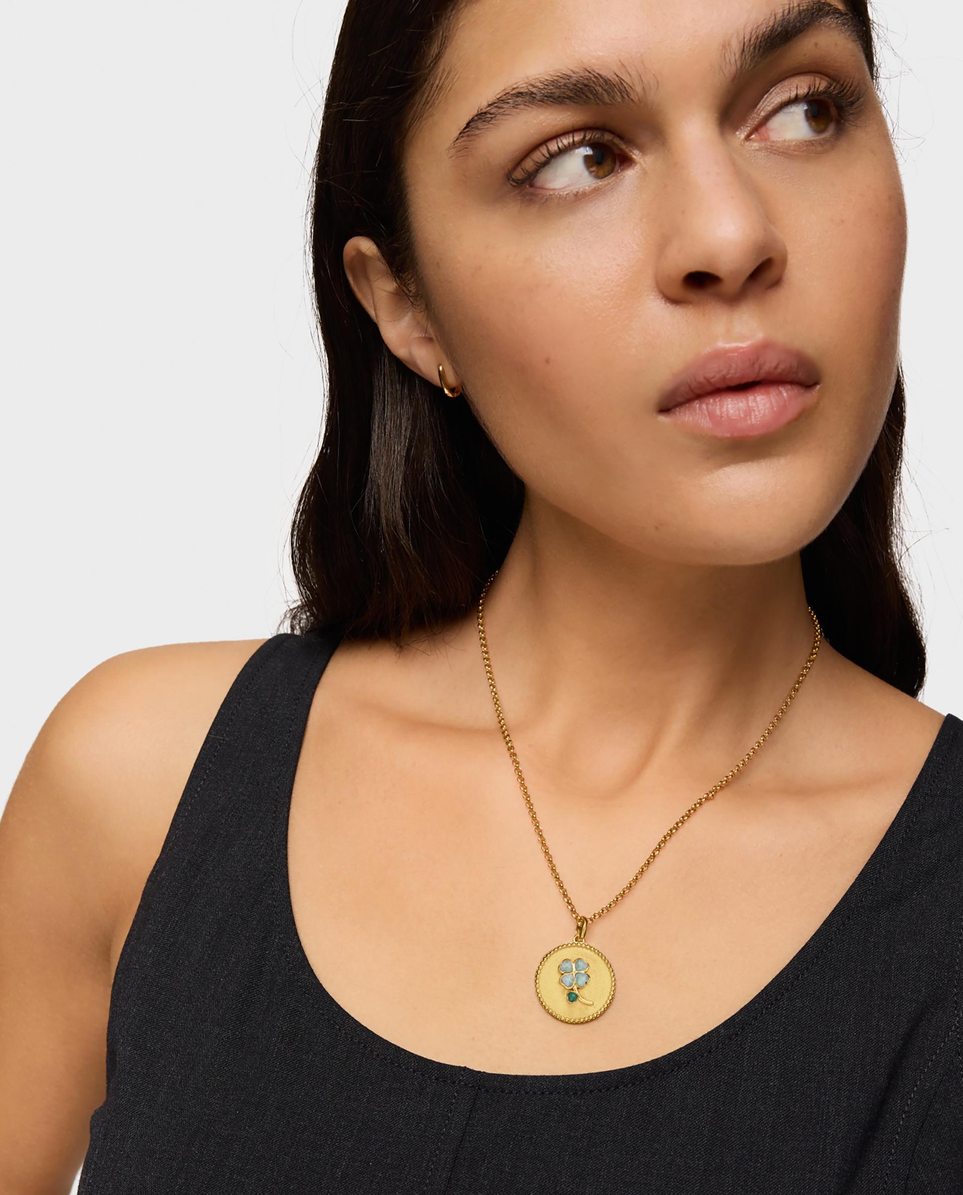 Pendente Daisy Medalha Banhada em Ouro de 18 Kt Sobre Prata e Gemas Ouro-5