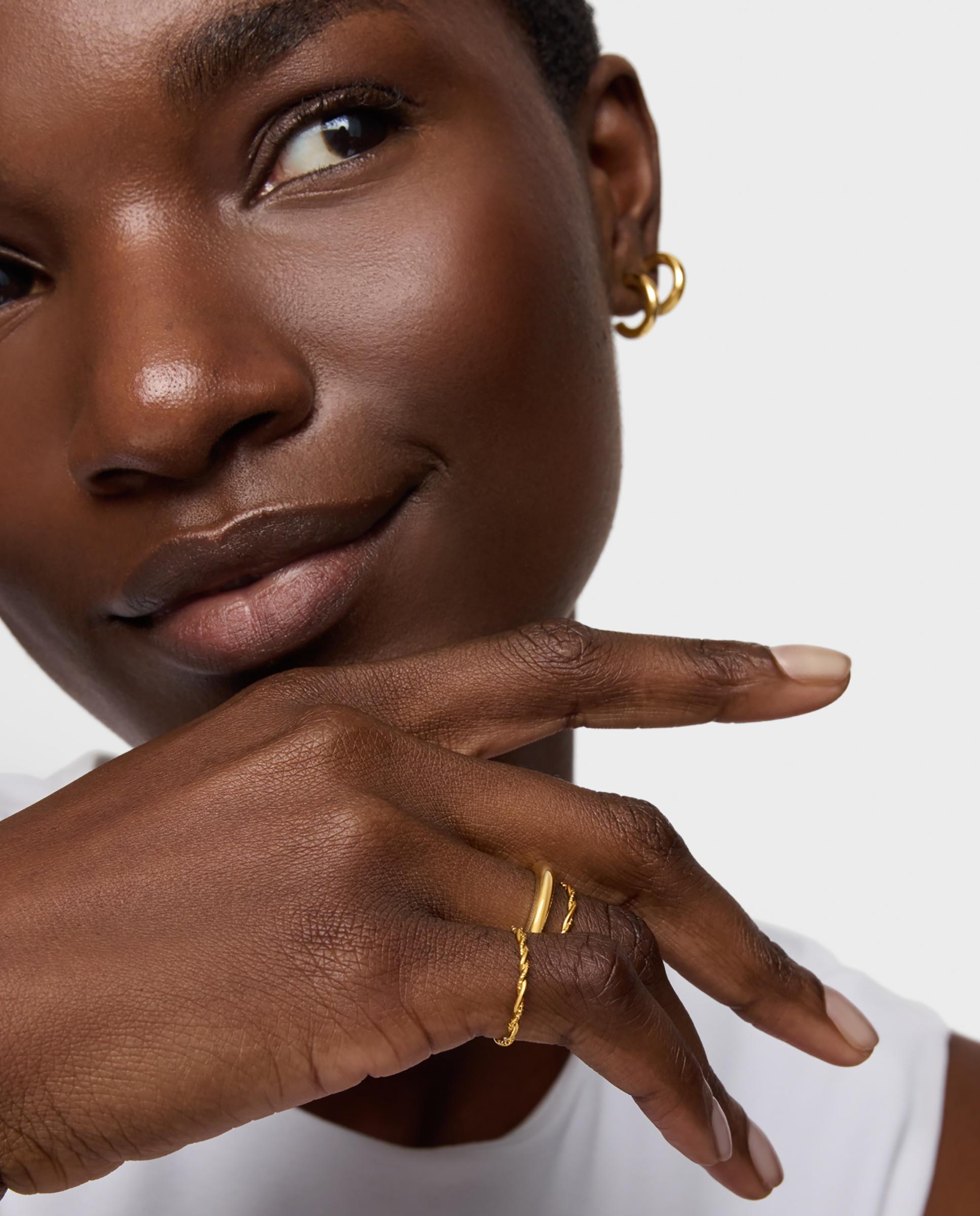 Anel com Motivos Banhado em Ouro 18 Kt Sobre Prata Dourado-5