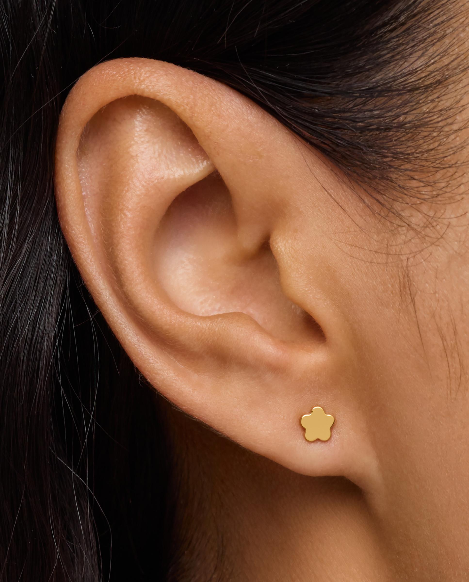 Brincos Motivos Flor Banhados em Ouro 18 Kt Sobre Prata Dourado-6