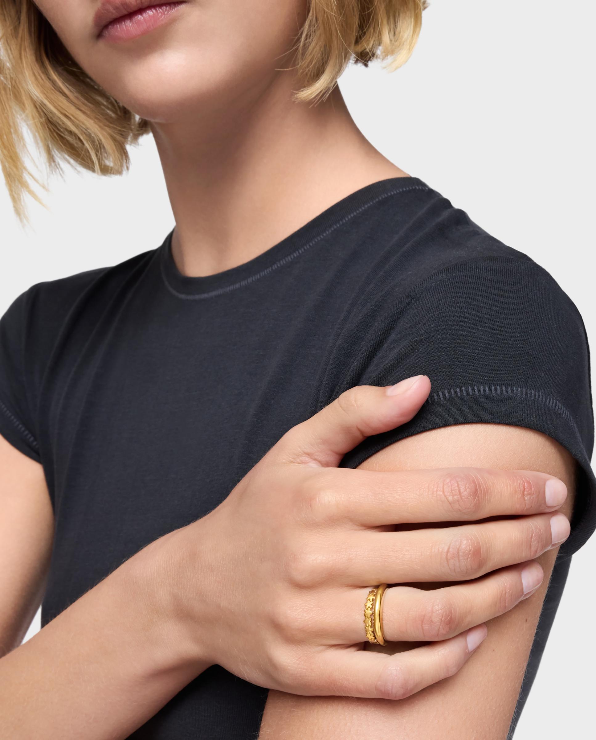 Anel com Motivos de Flores Banhado a Ouro 18 Kt Sobre Prata Dourado-5