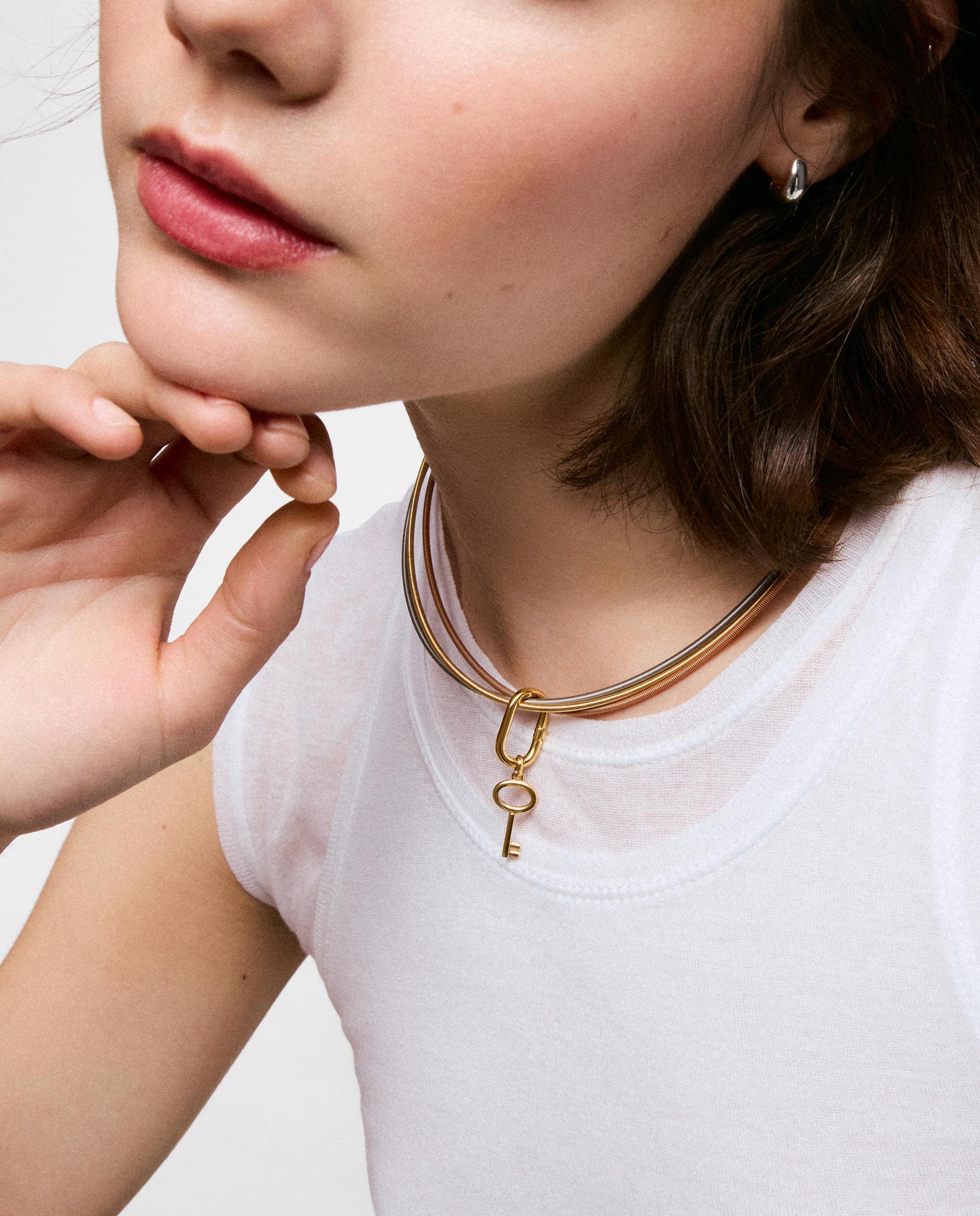 Pendente com Banho de Ouro 18 Kt Sobre Prata Motivo Chave 27 Mm Unlock Dourado-3