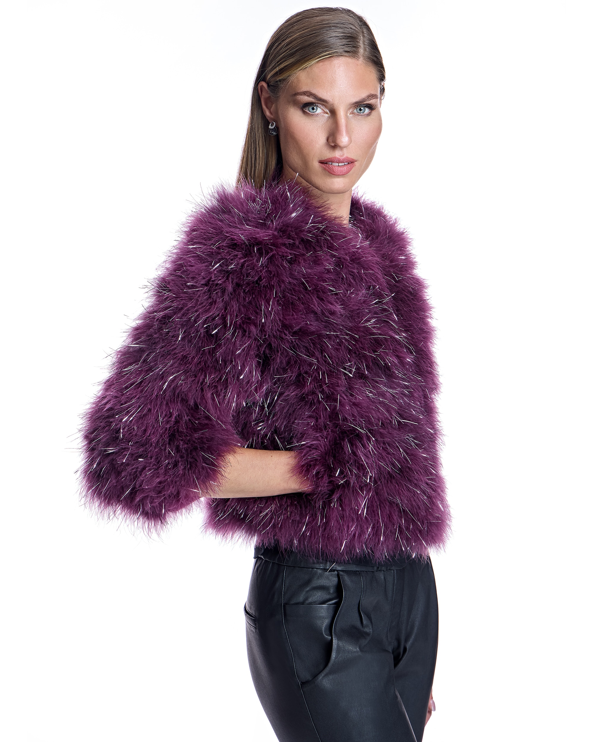 Bolero de Plumas de Marabú com Manga 3/4 e Inserções Metálicas Bordeaux-2