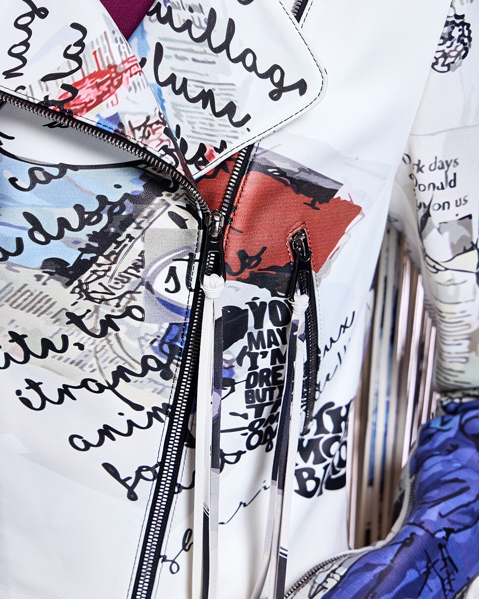 Casaco de Couro Estampado com Franjas Multicolor-6