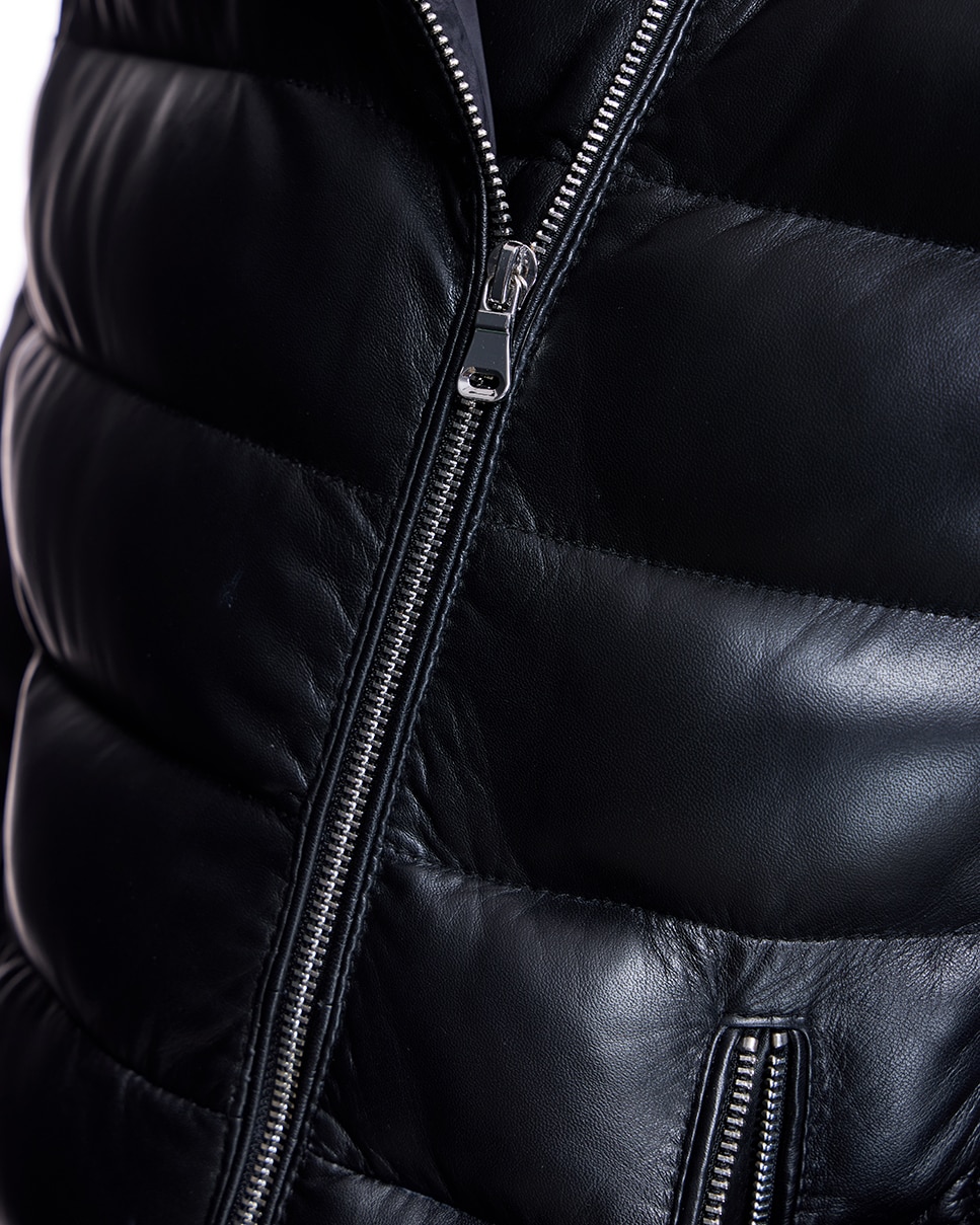 Blusão Acolchoado de Couro com Fecho Zip Cruzado e Gola Alta Preto-6