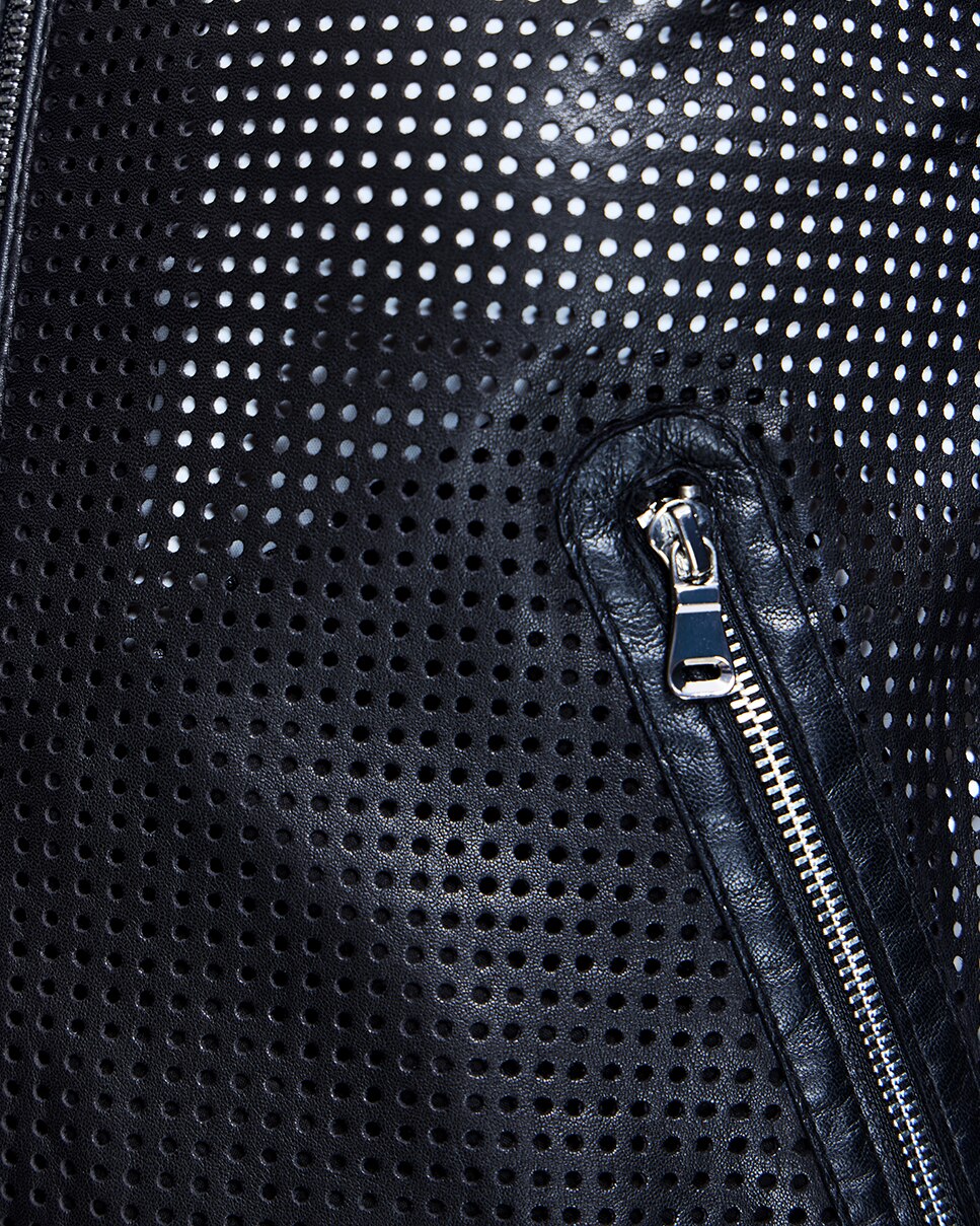 Casaco de Couro Perfurado com Fecho Zip Preto-6